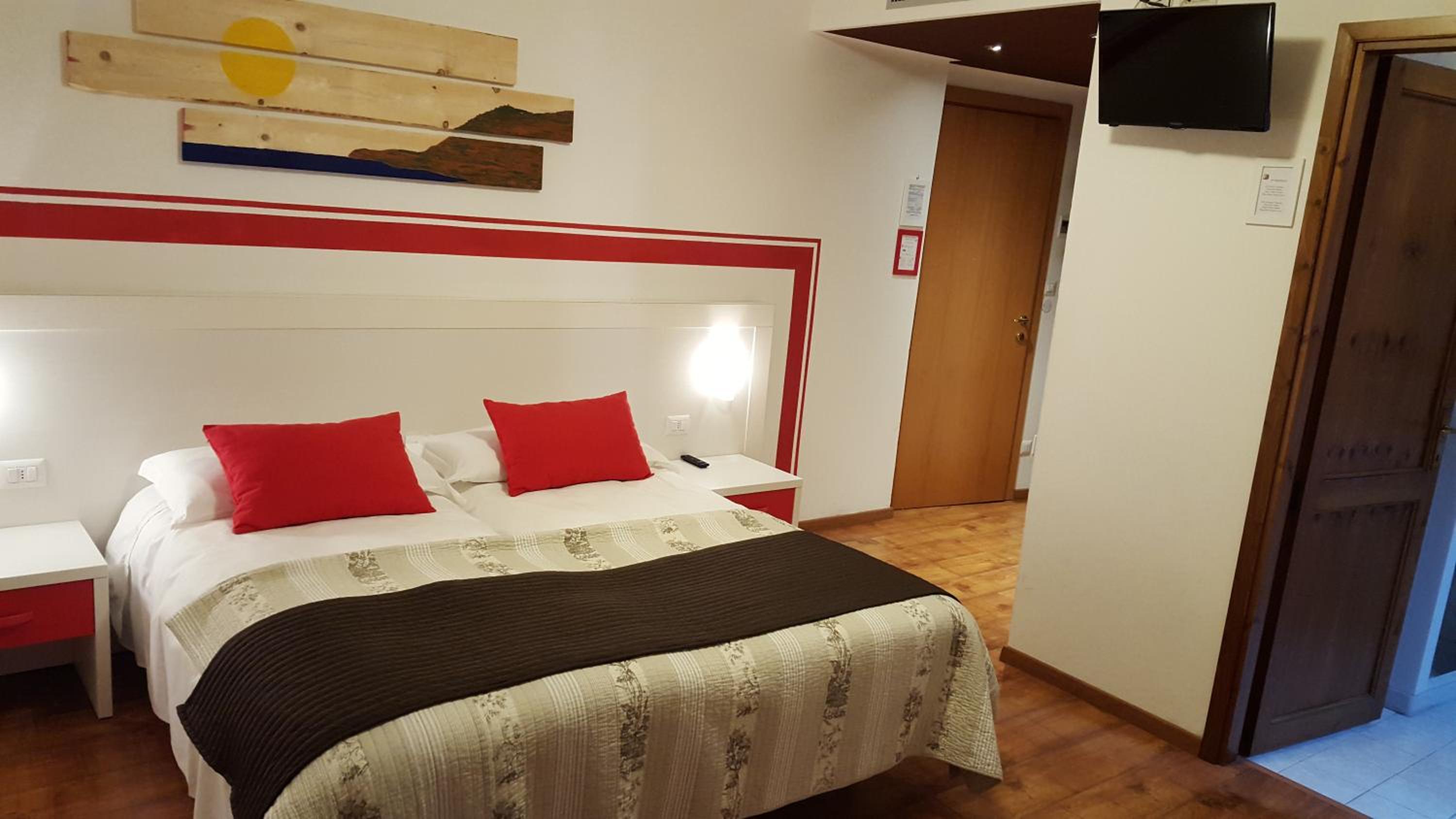 Double or Twin Room photo 2