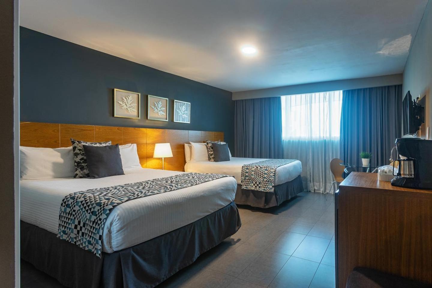 Deluxe Room - Photo 6