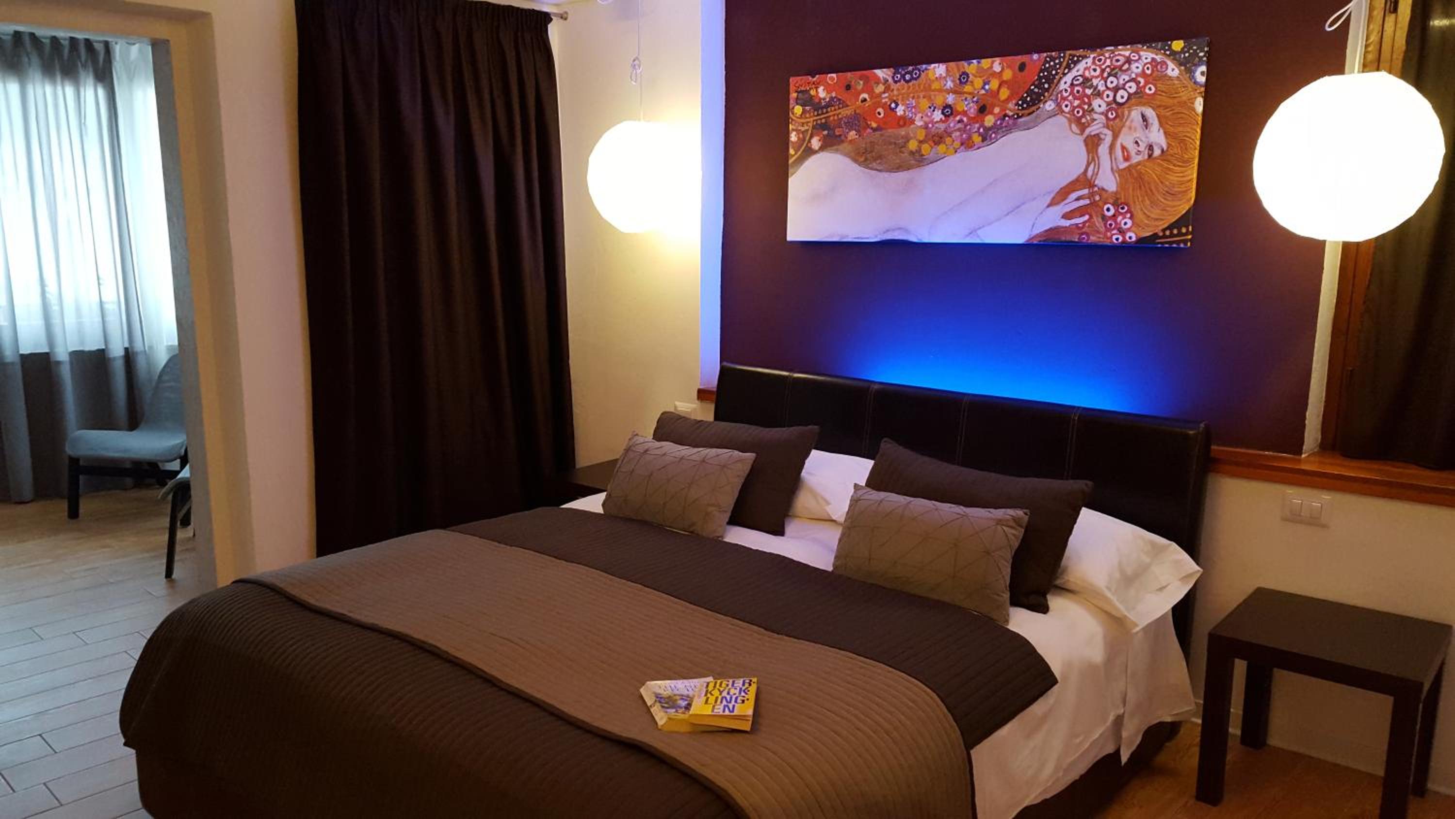 Suite with Lake View photo 1