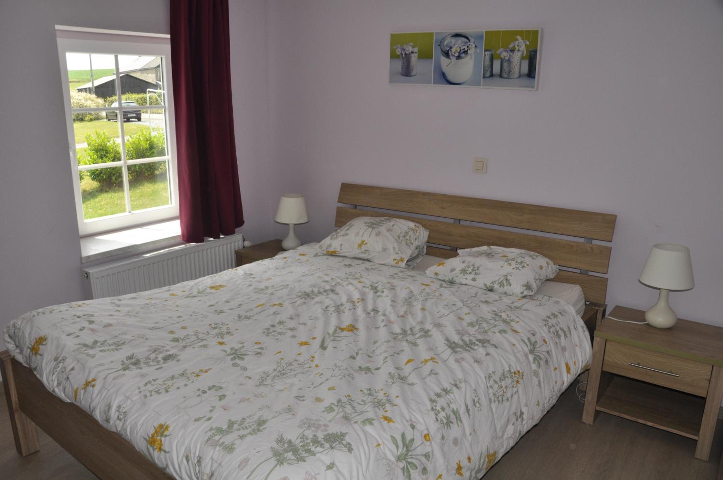 Five-Bedroom House photo 1