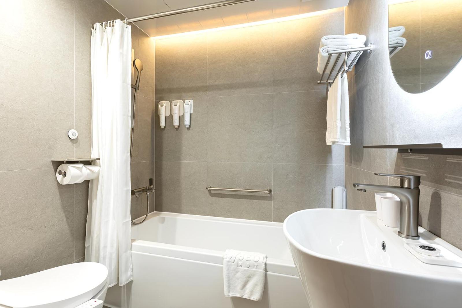 Deluxe Double Room - Photo 7