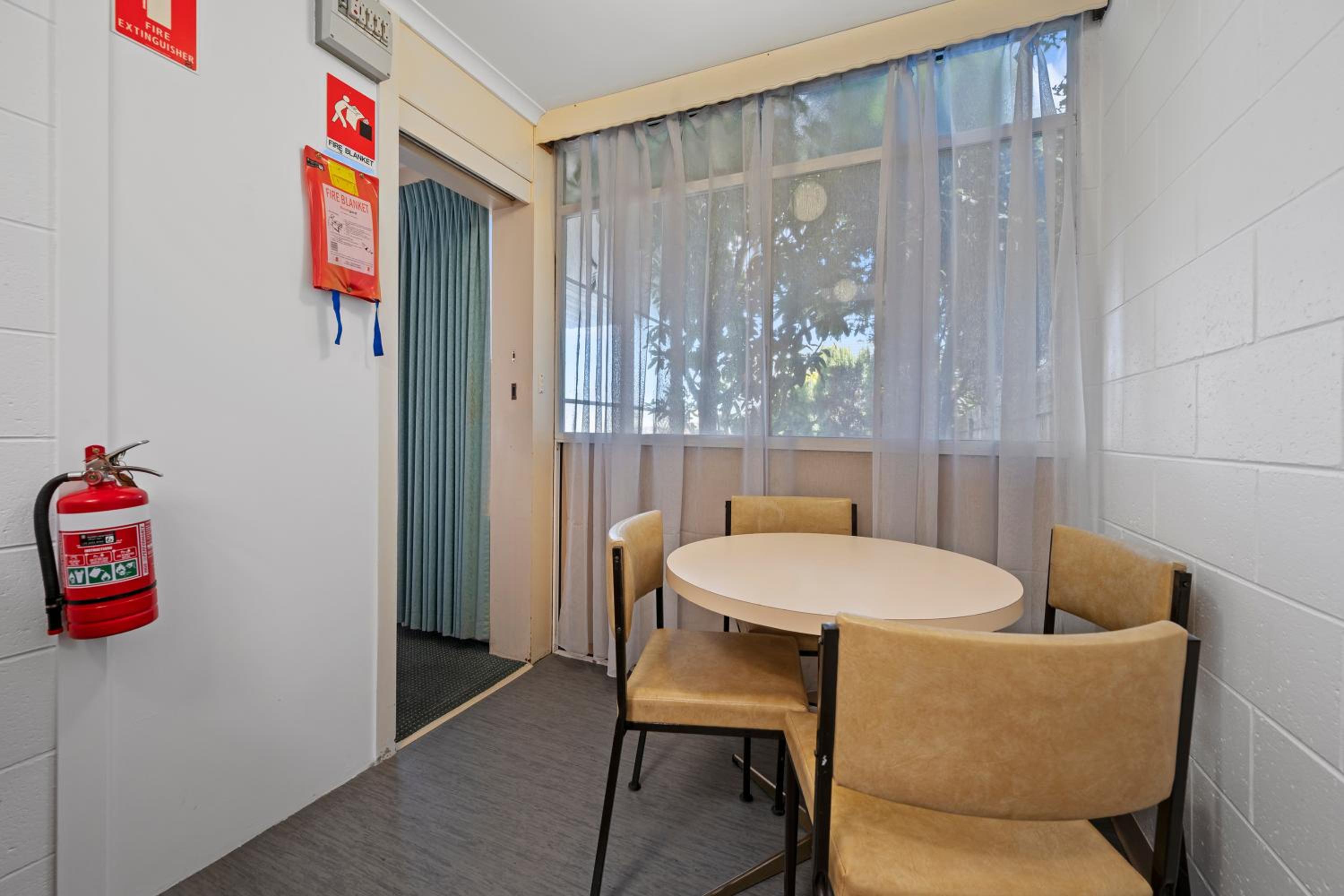 Quadruple Room with King Bed and Queen Bed - Non Smoking - Photo 6