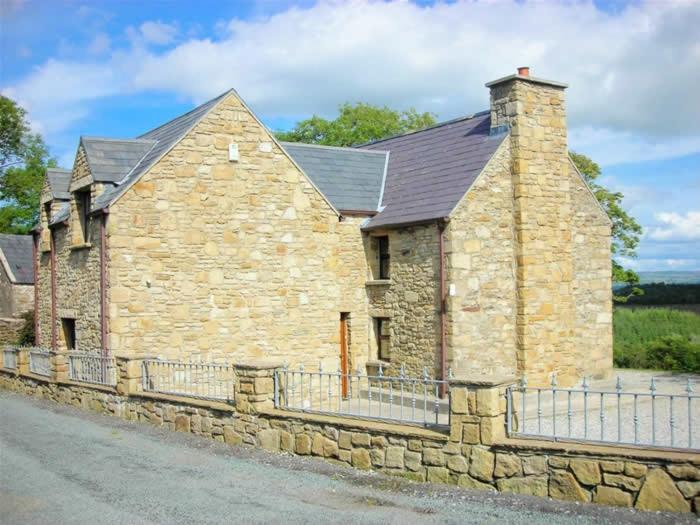 Four-Bedroom House photo 2