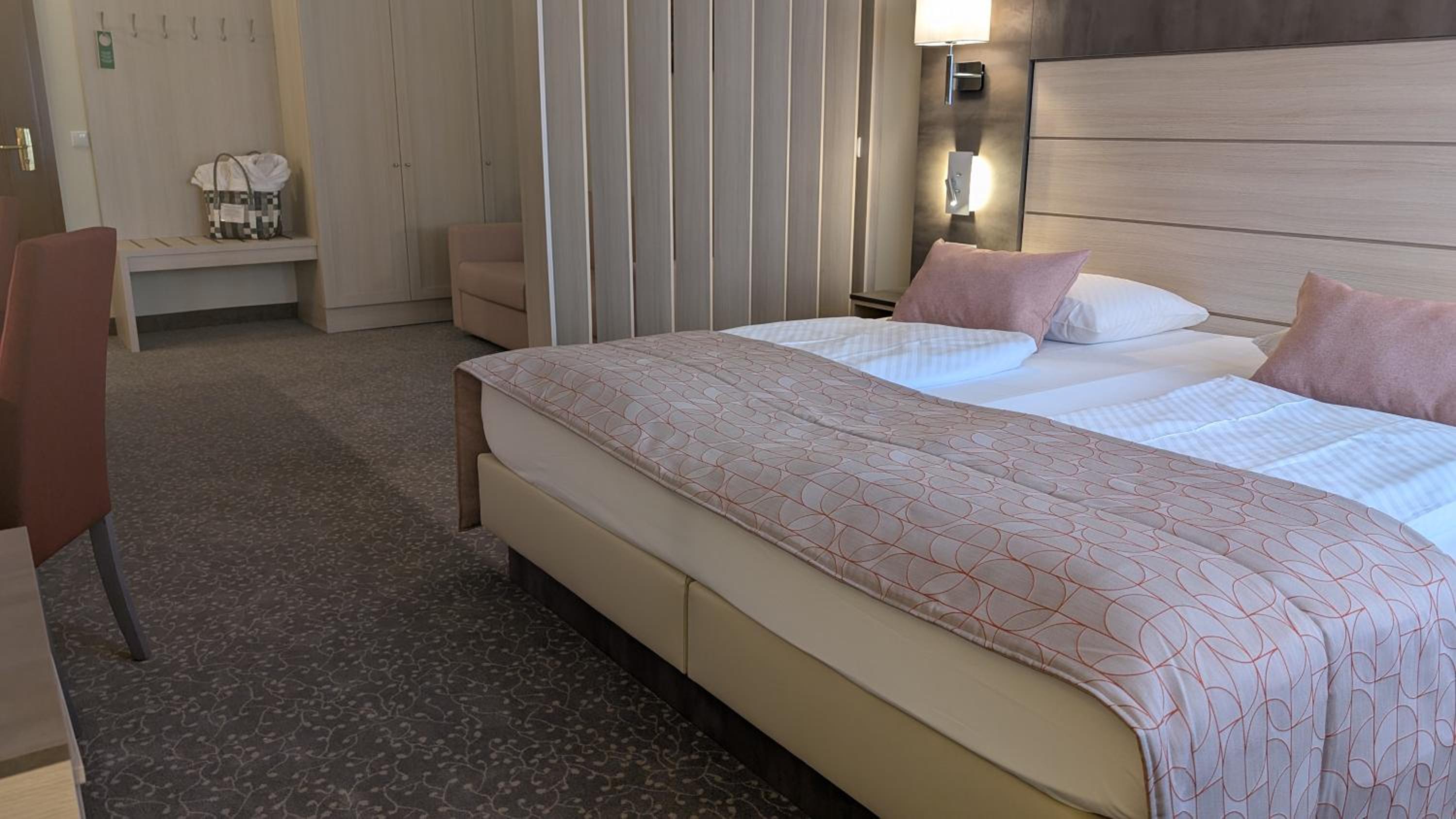 Junior Suite with Garden View photo 2