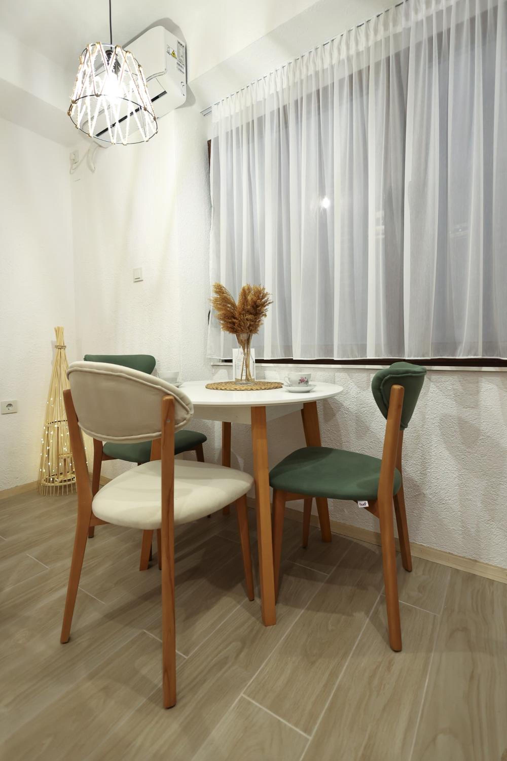 One-Bedroom Apartment - Non-Smoking photo 2