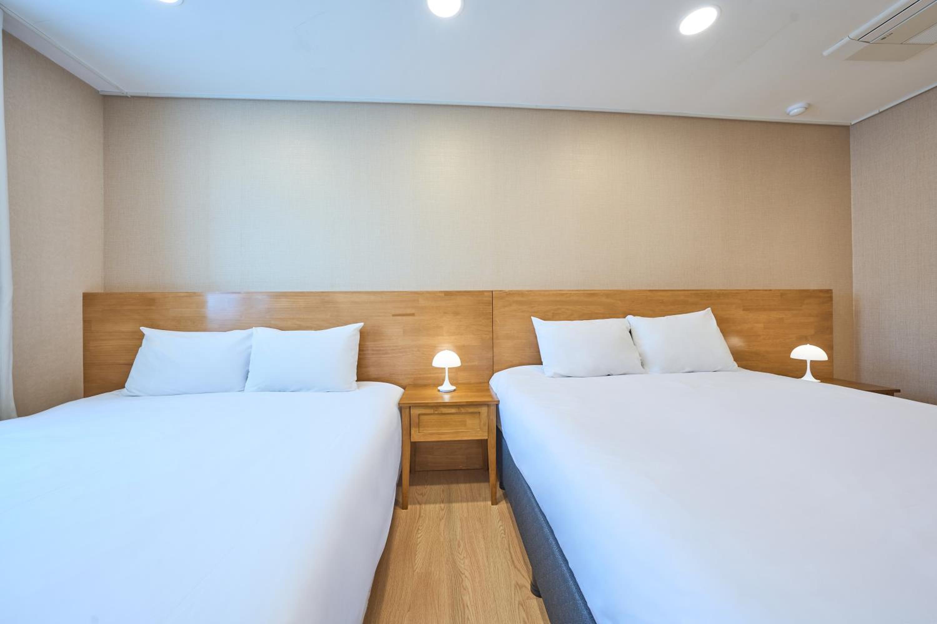 Suite - Photo 3