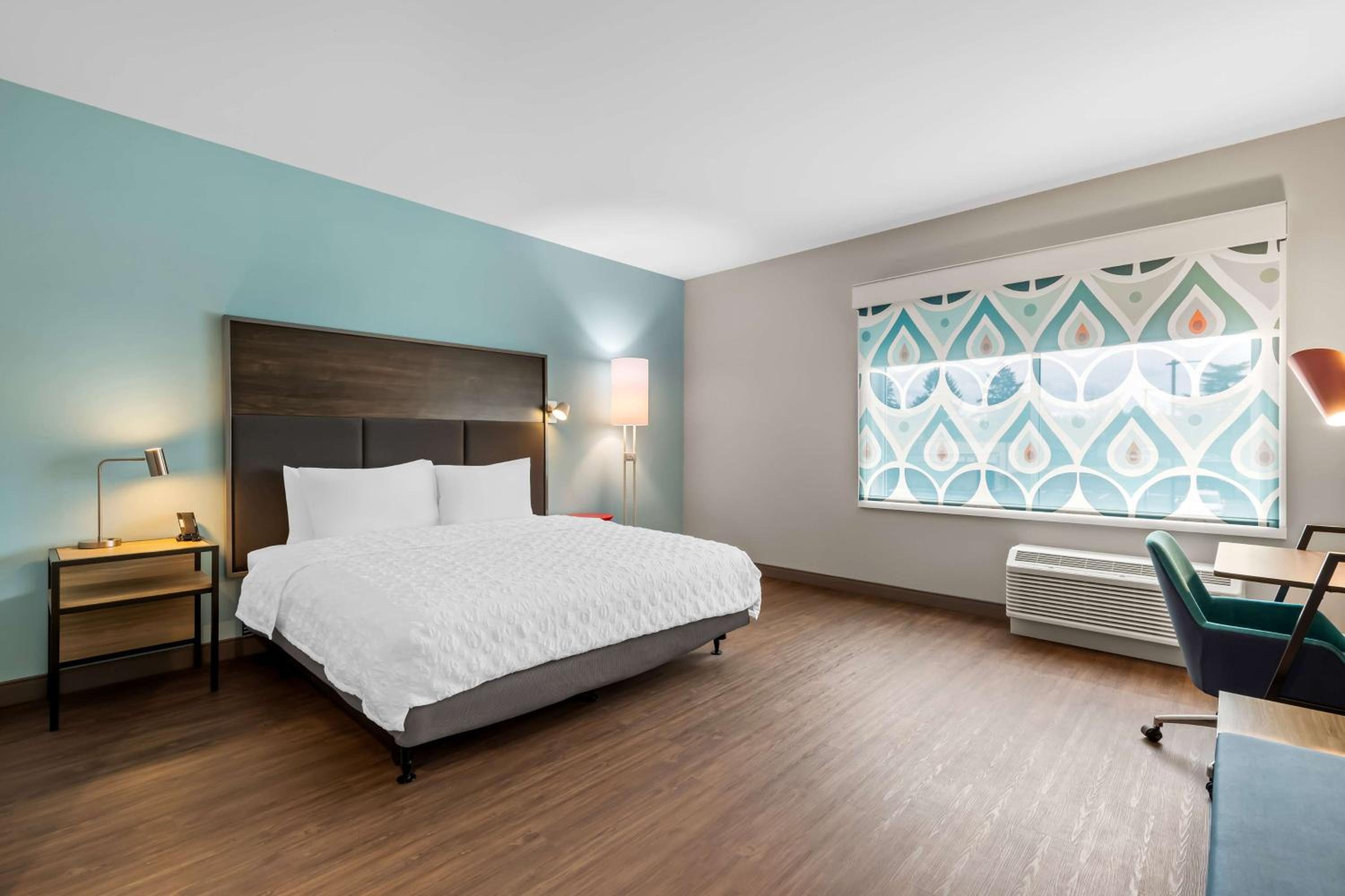 King Room with Bath Tub - Mobility Access - Photo 4