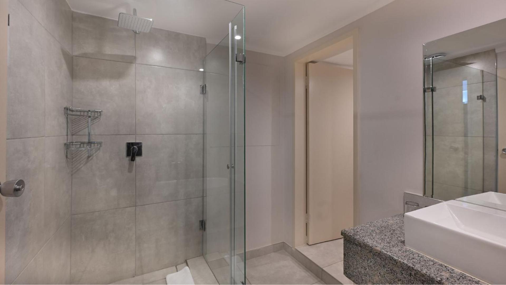Deluxe Suite - Photo 9
