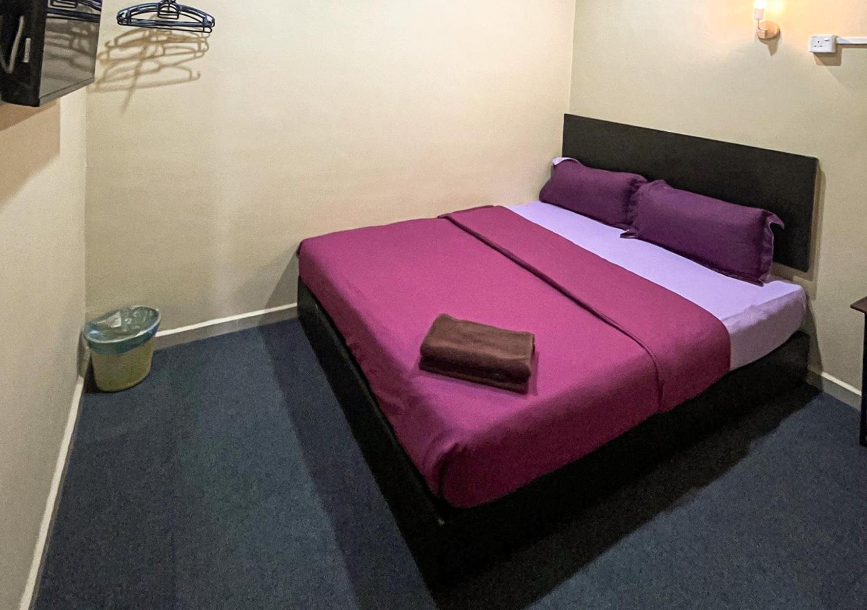 Standard Queen Room - Photo 6