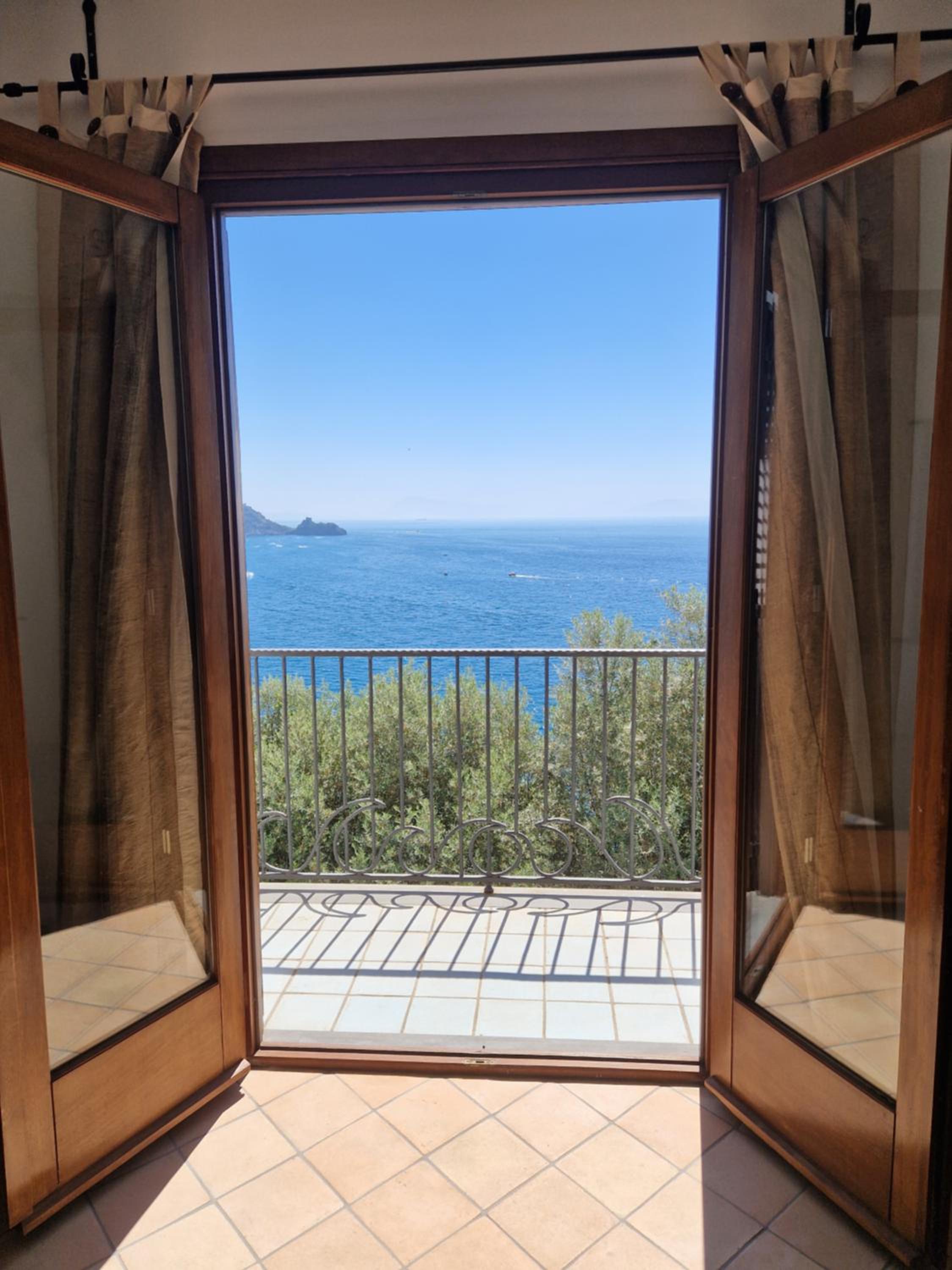 Deluxe Double Room with Spa Bath and Sea View