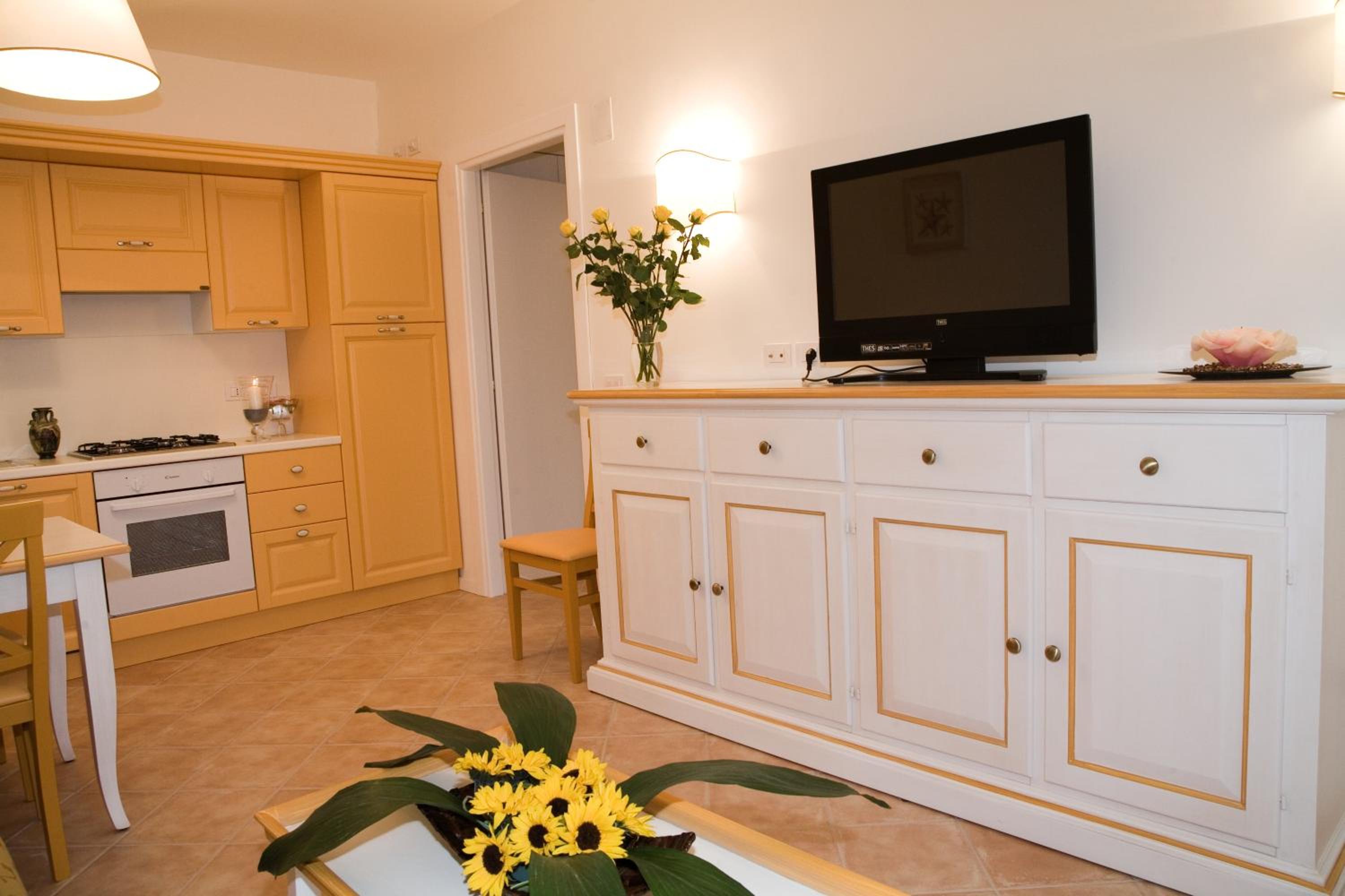 Two-Bedroom Deluxe Apartment with Balcony photo 3