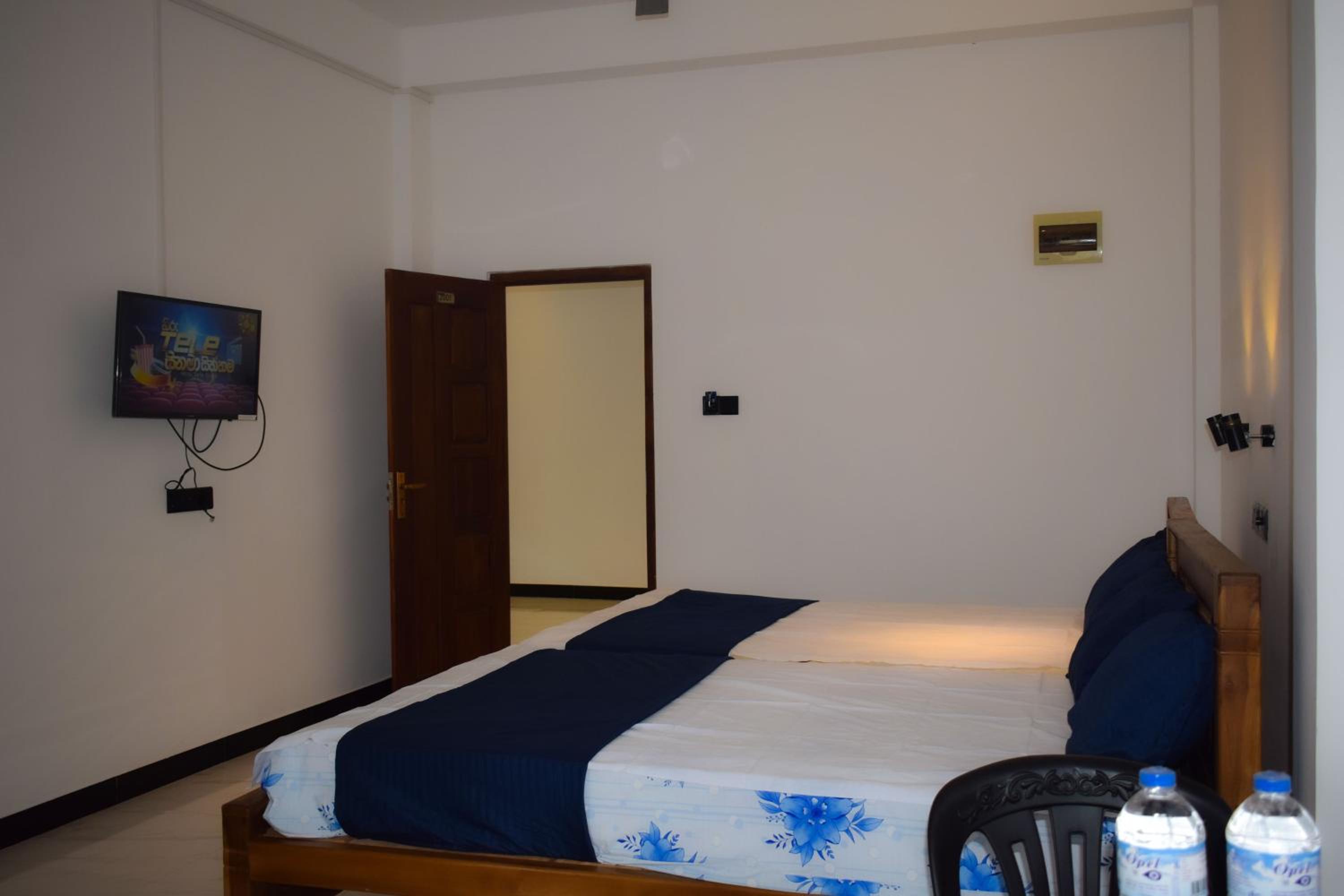 Double or Twin Room photo 3
