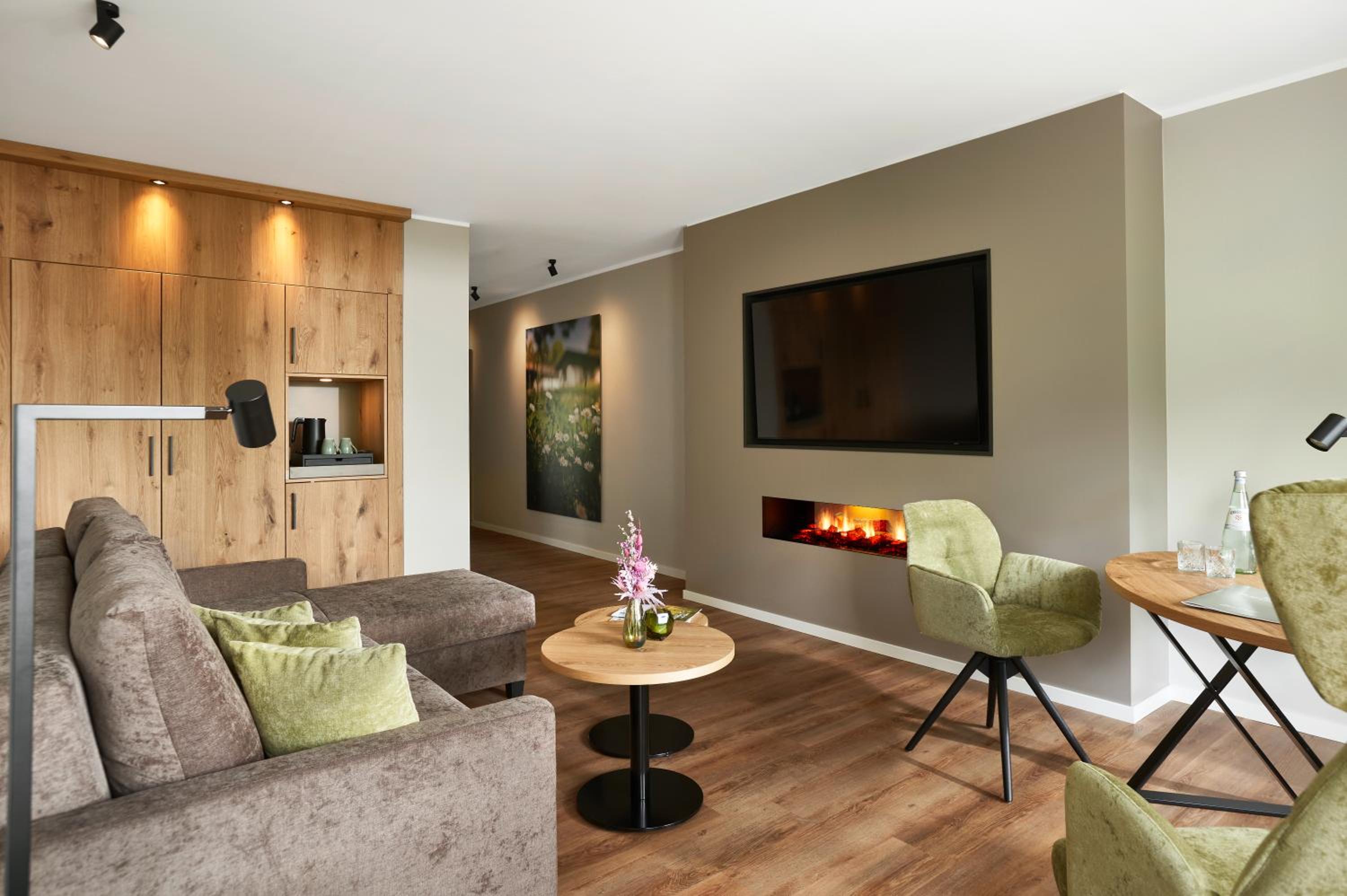 Deluxe Family Room - Photo 1