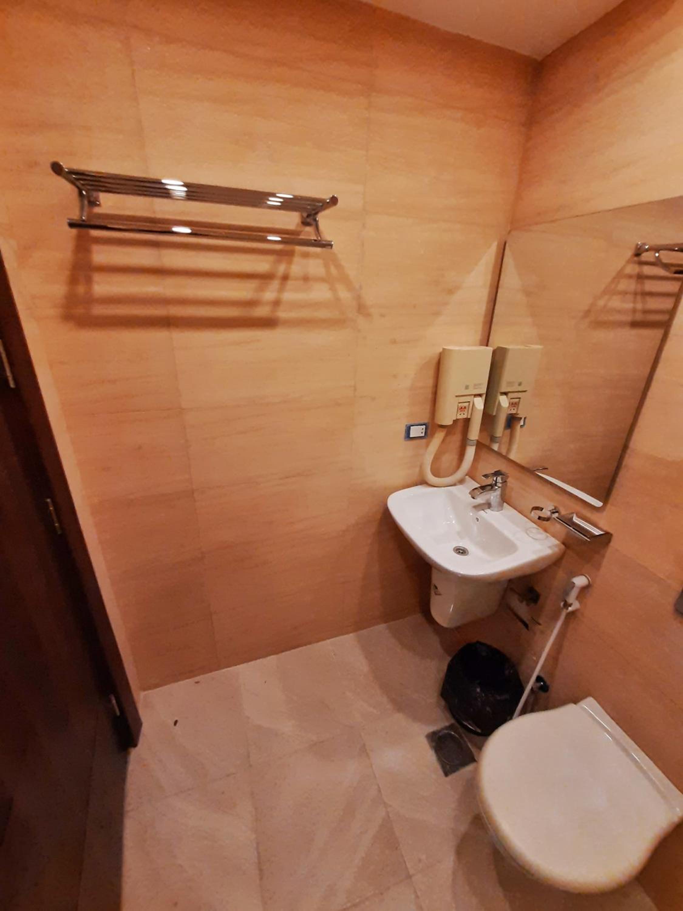 Superior Twin Room with City View photo 2