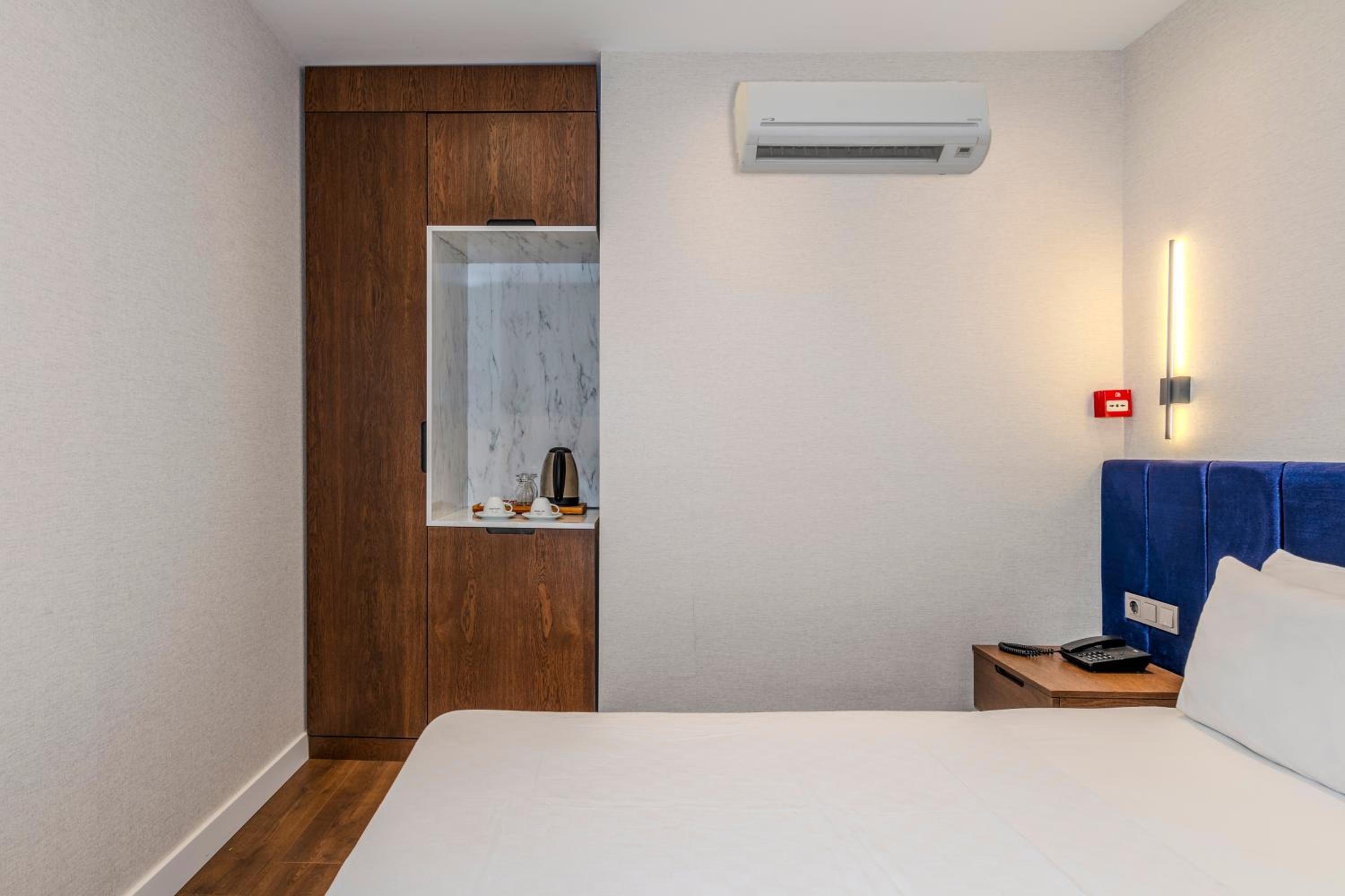 Economy Double Room photo 2