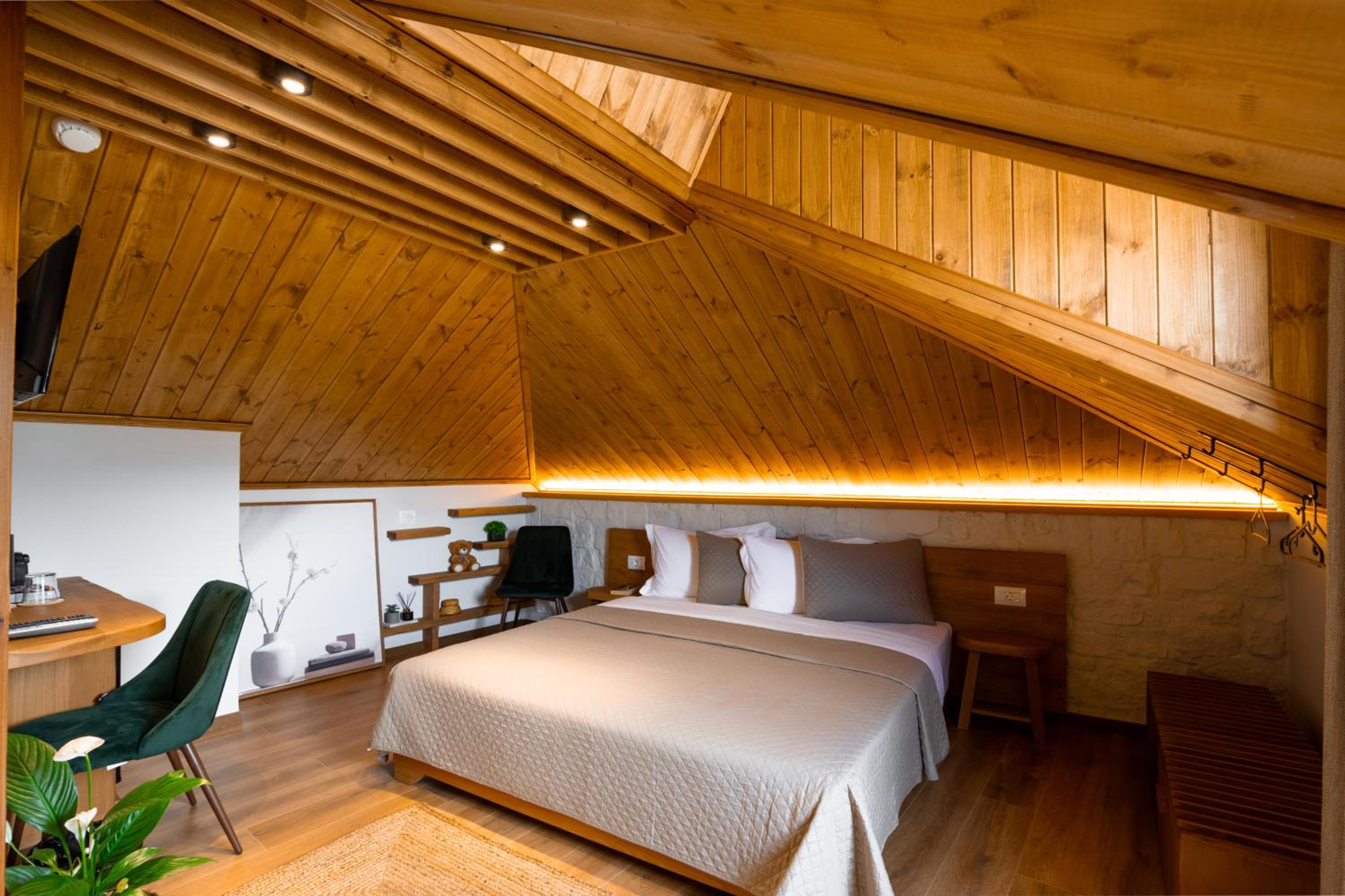 Superior King Room