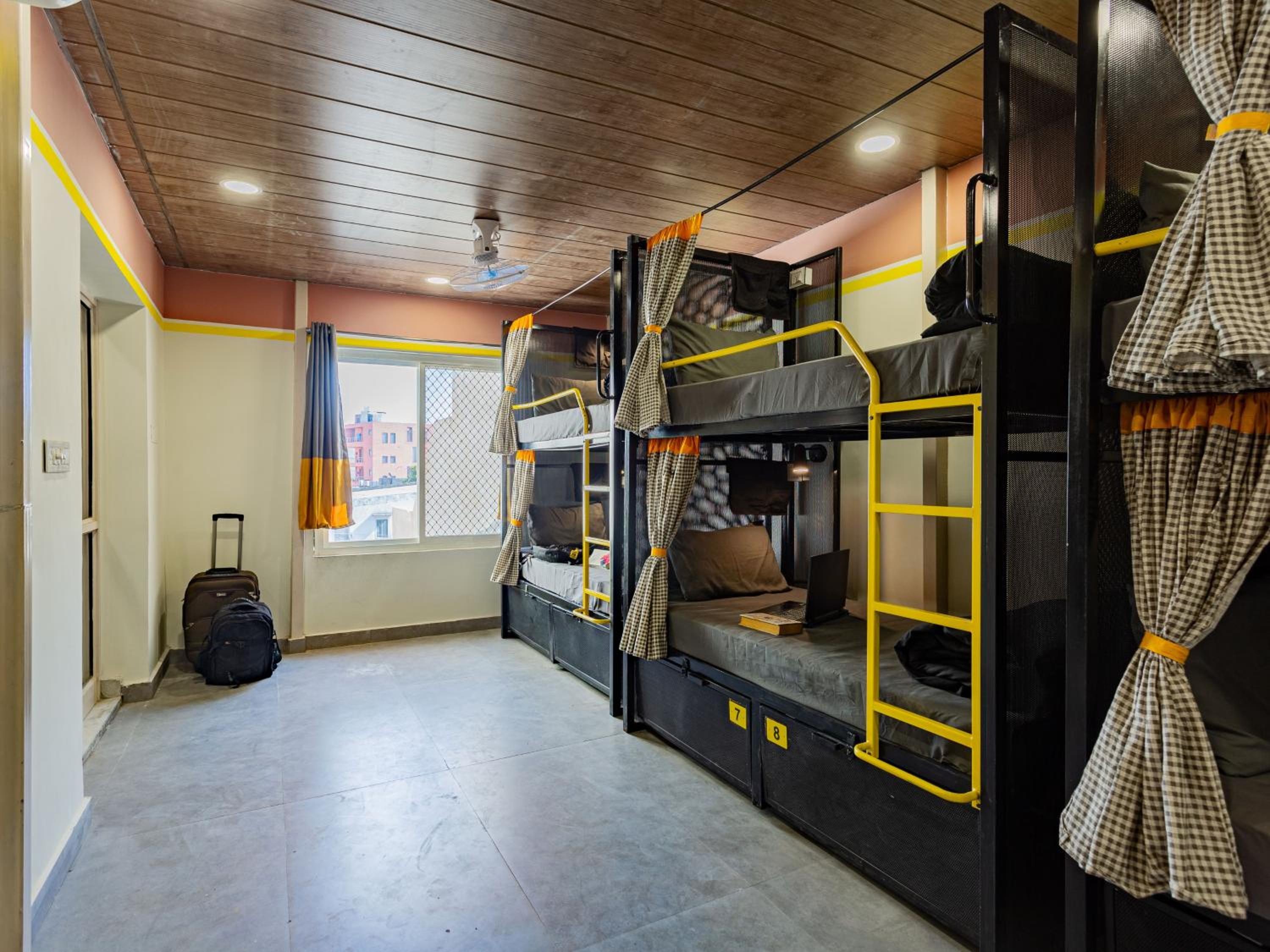 Bed in 10-Bed Mixed Dormitory Room