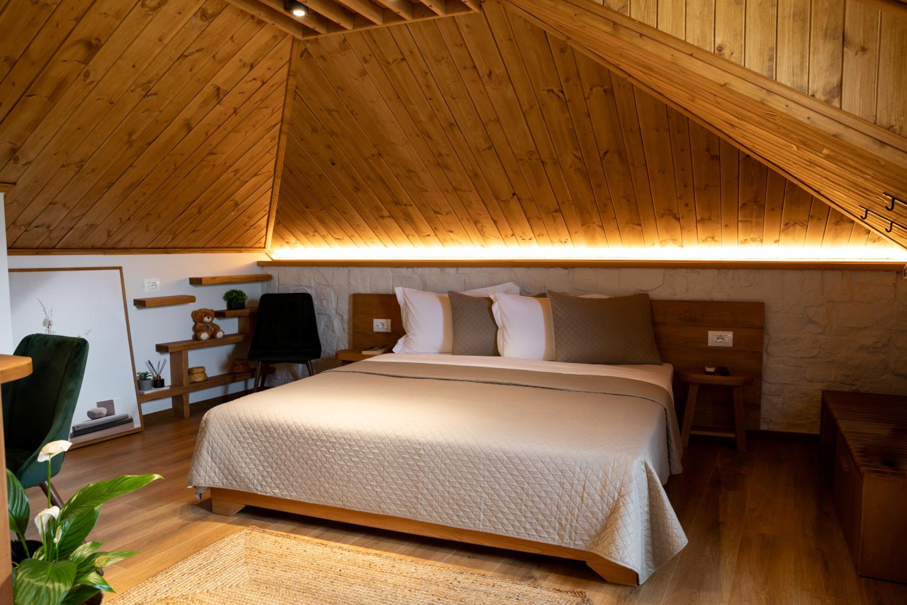 Superior King Room