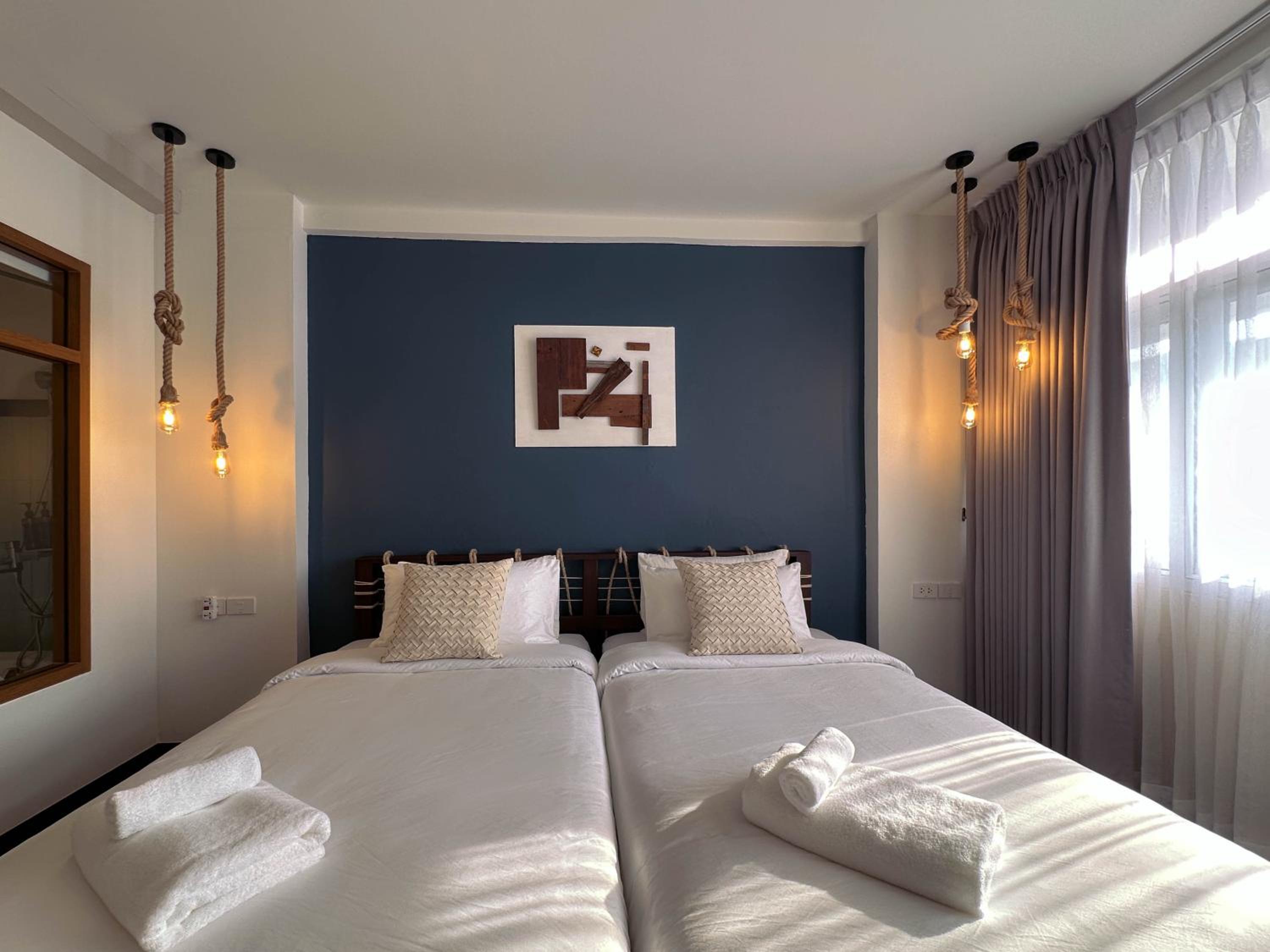 Deluxe Double or Twin Room with Bath Tub photo 3