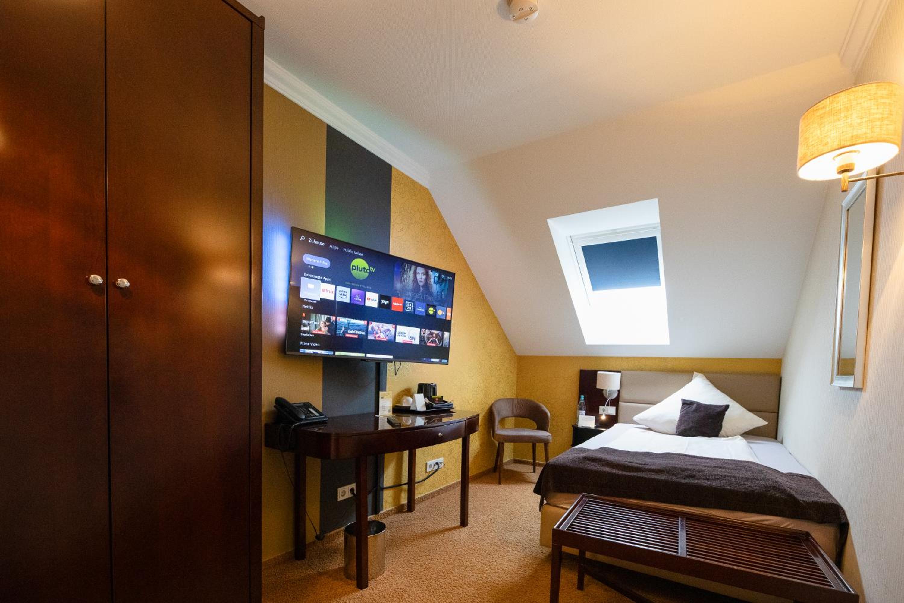 Single Room photo 2