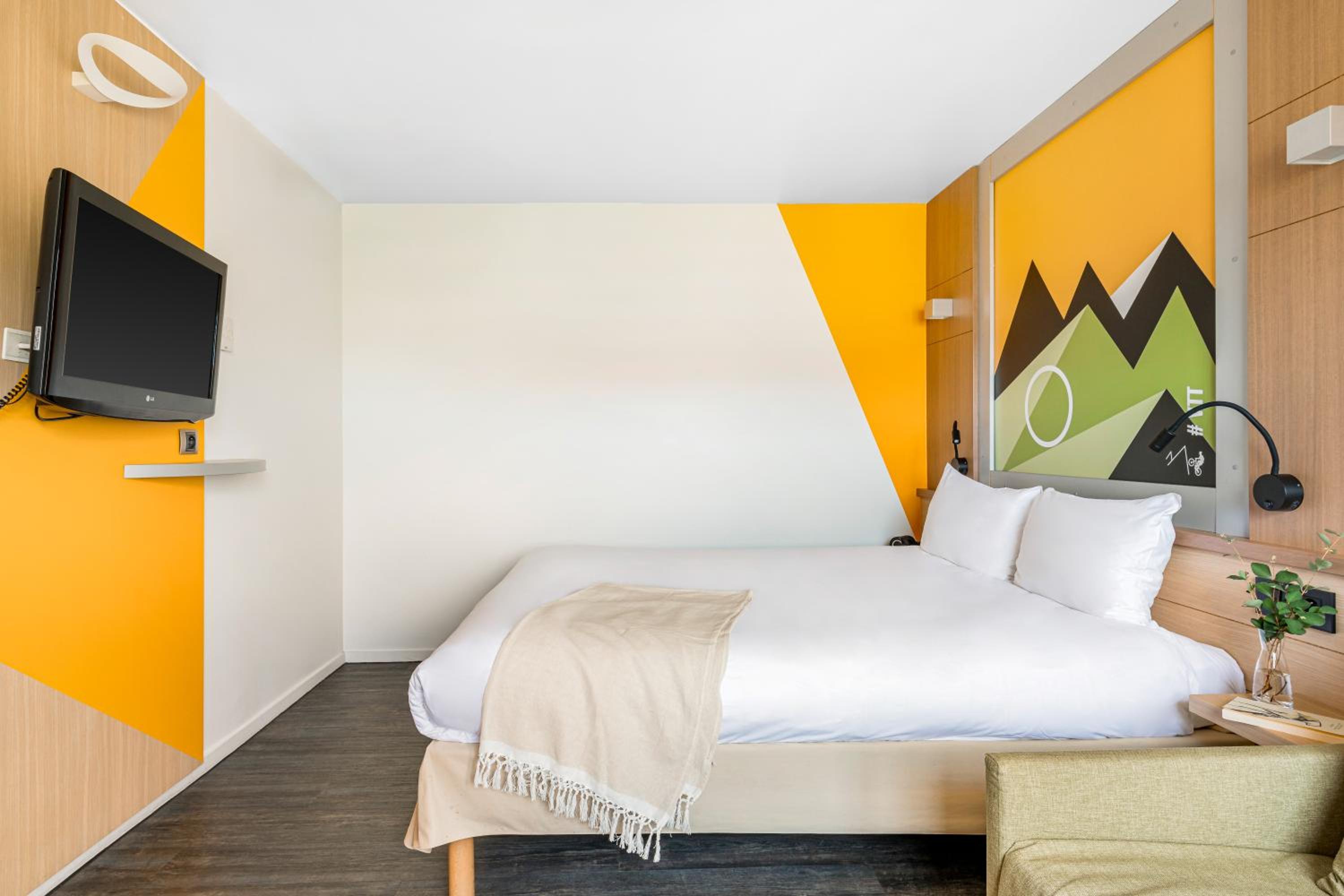 Superior Family Room - One double bed and One double sofa bed - Photo 3