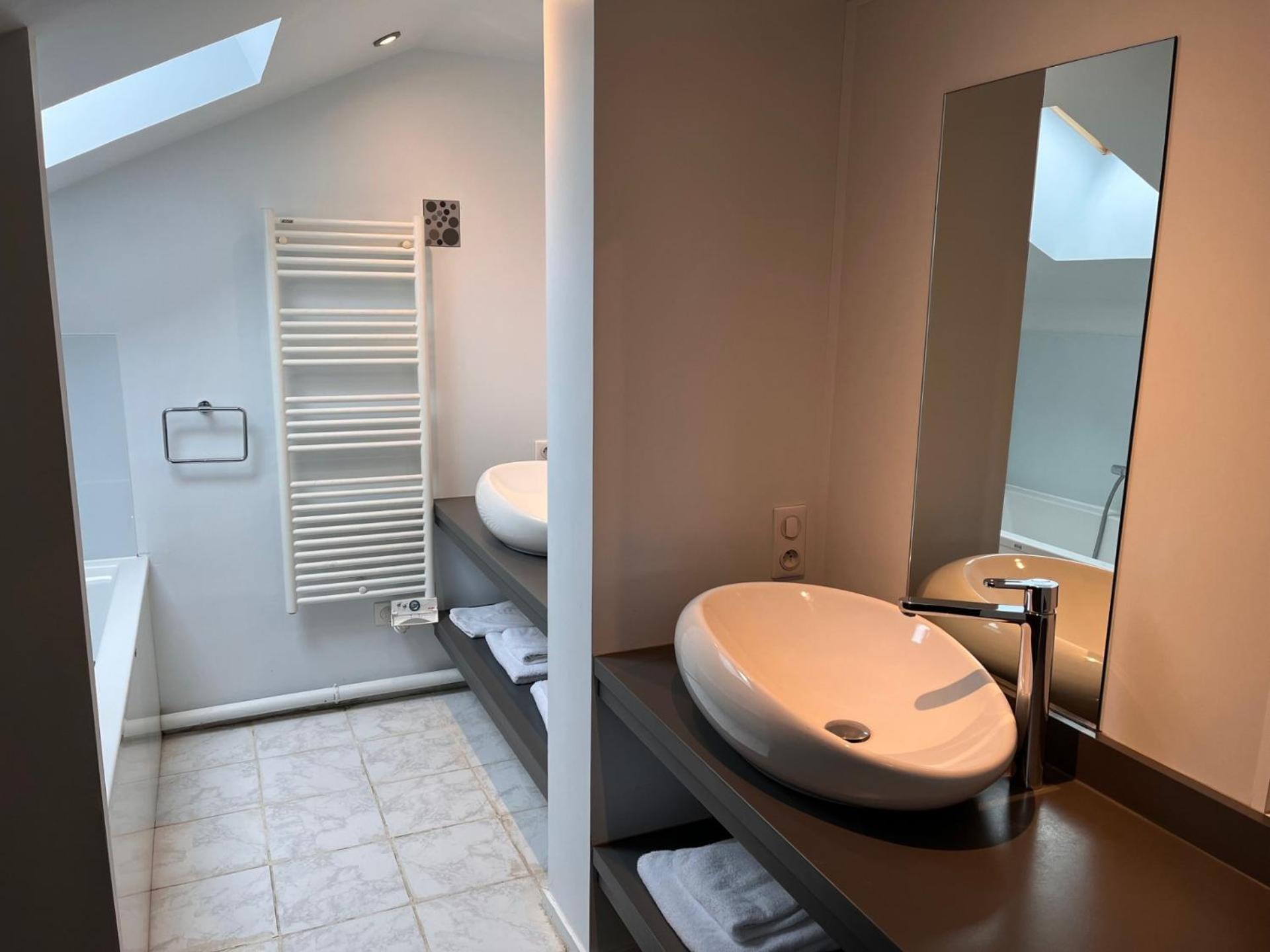 Quintuple room with views on Sancy - Photo 3