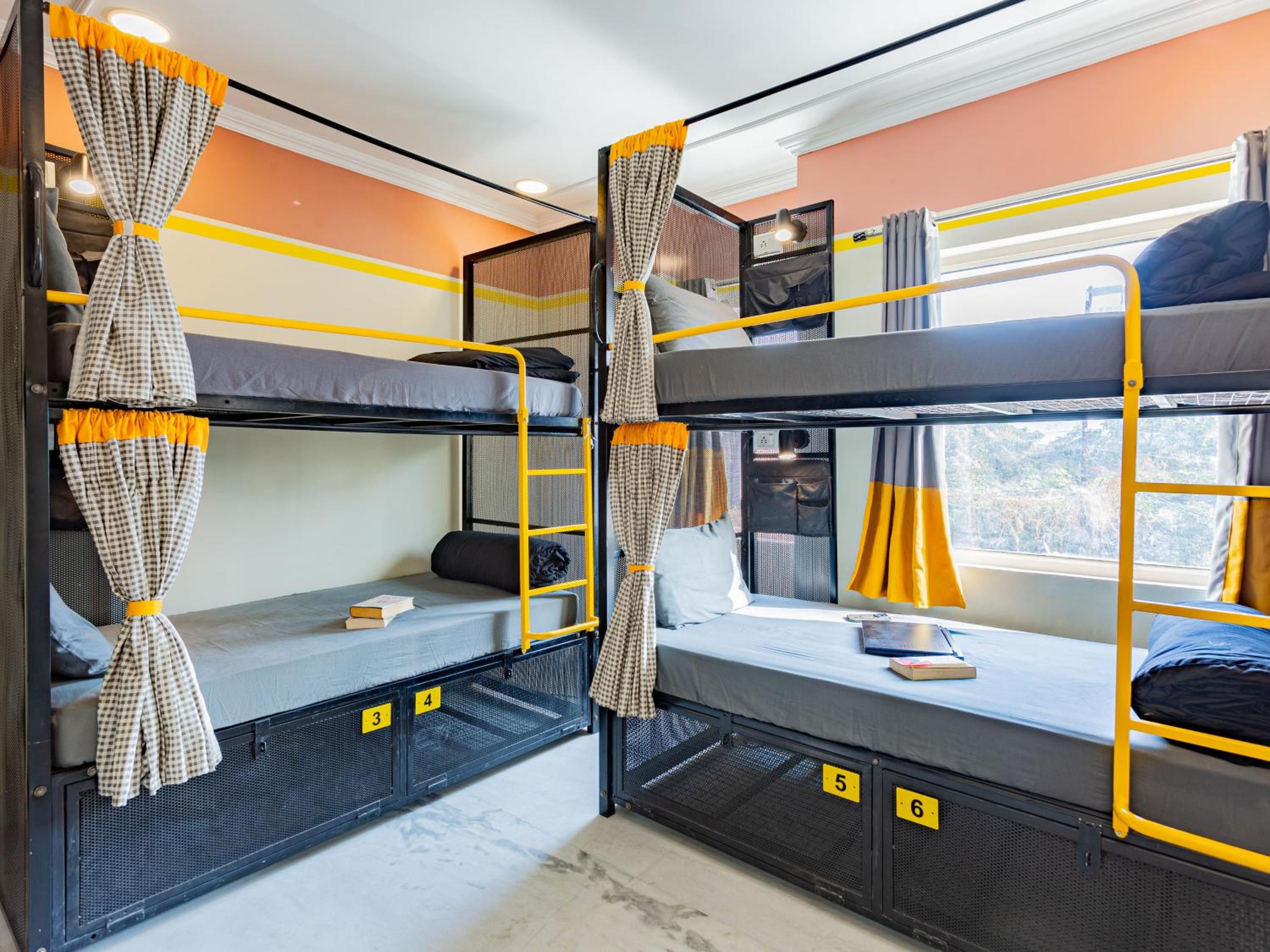 Bed in 8-Bed Mixed Dormitory Room