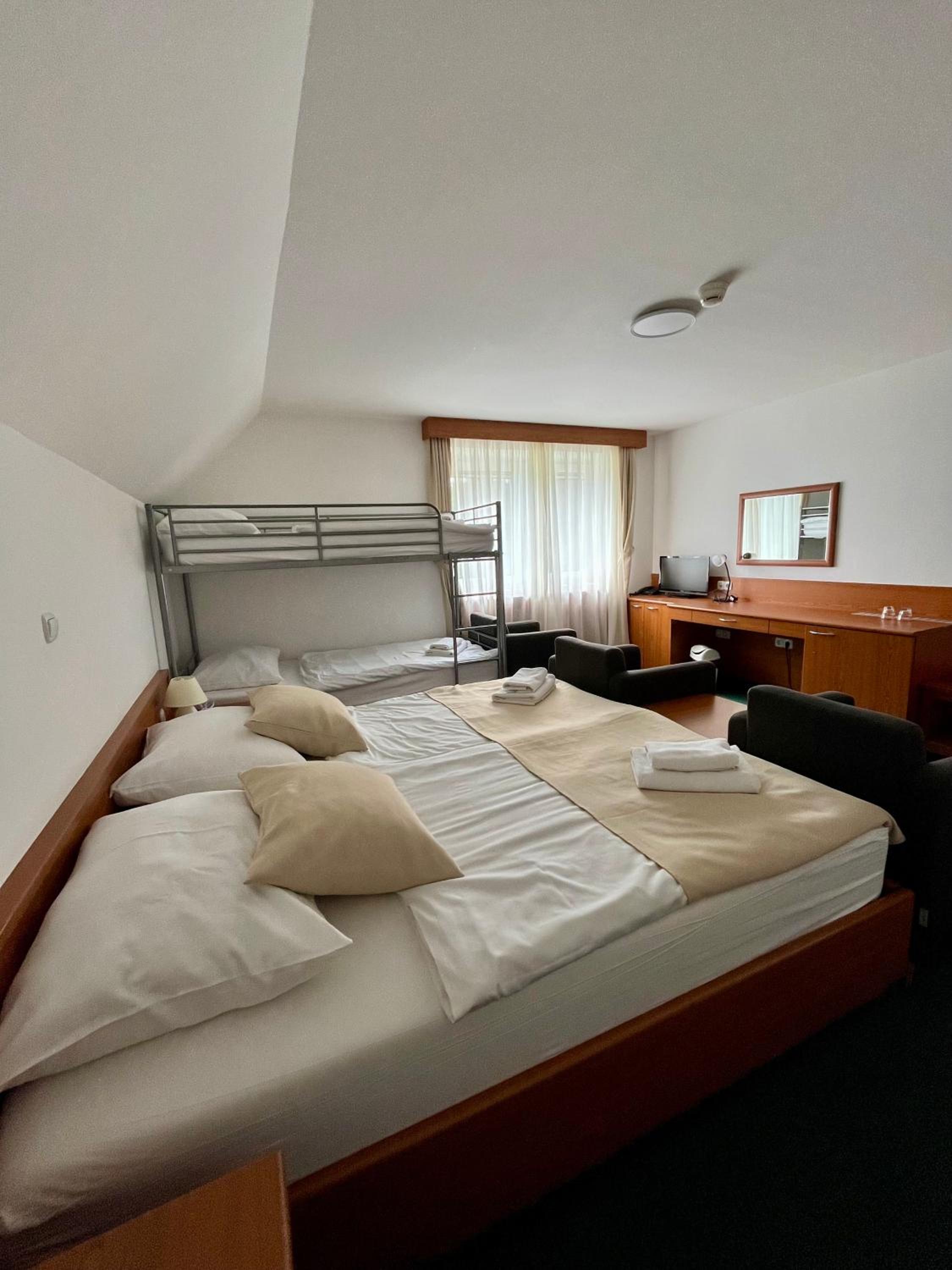 Triple Room - Photo 2