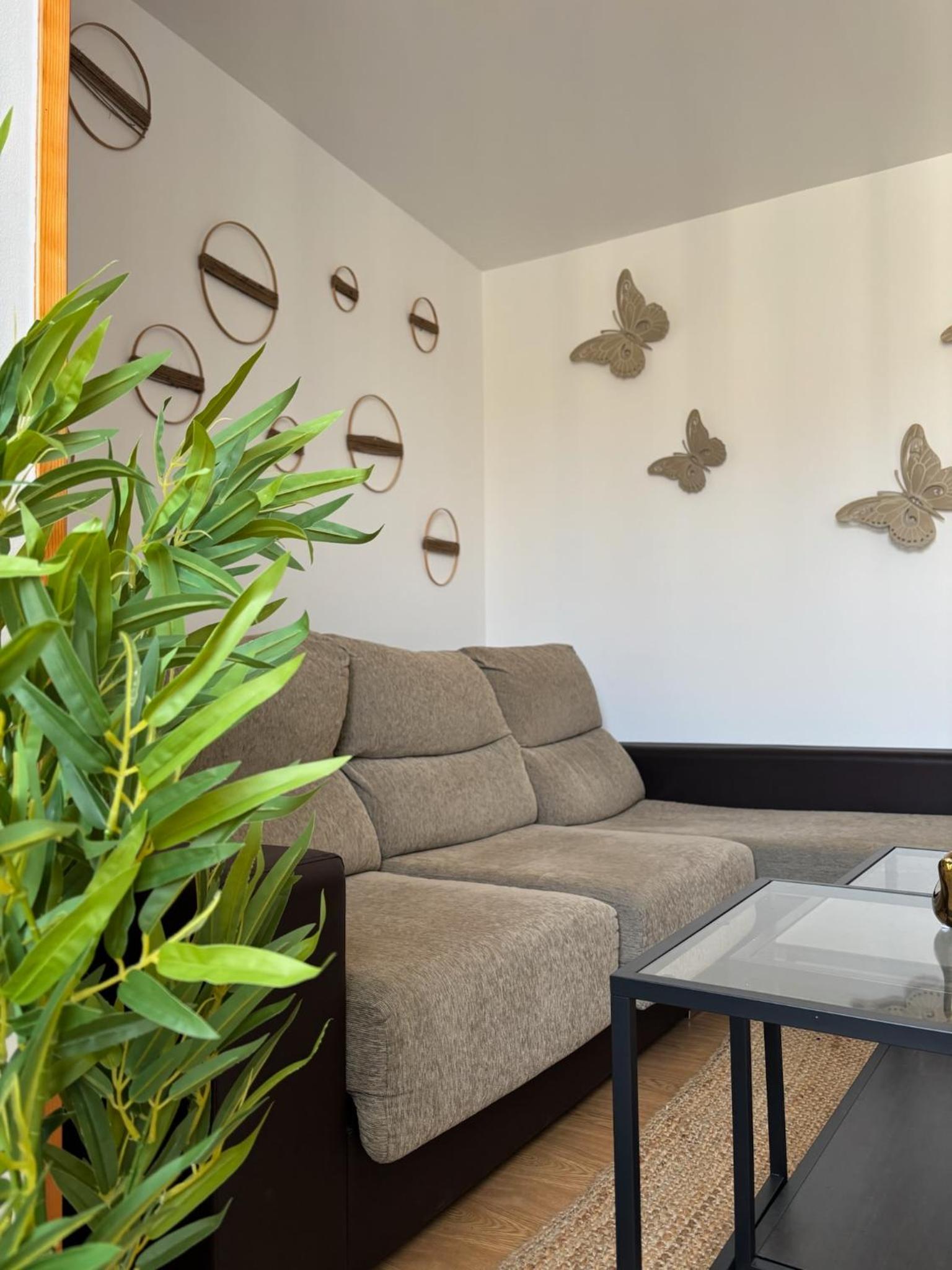 Family Studio - Photo 11