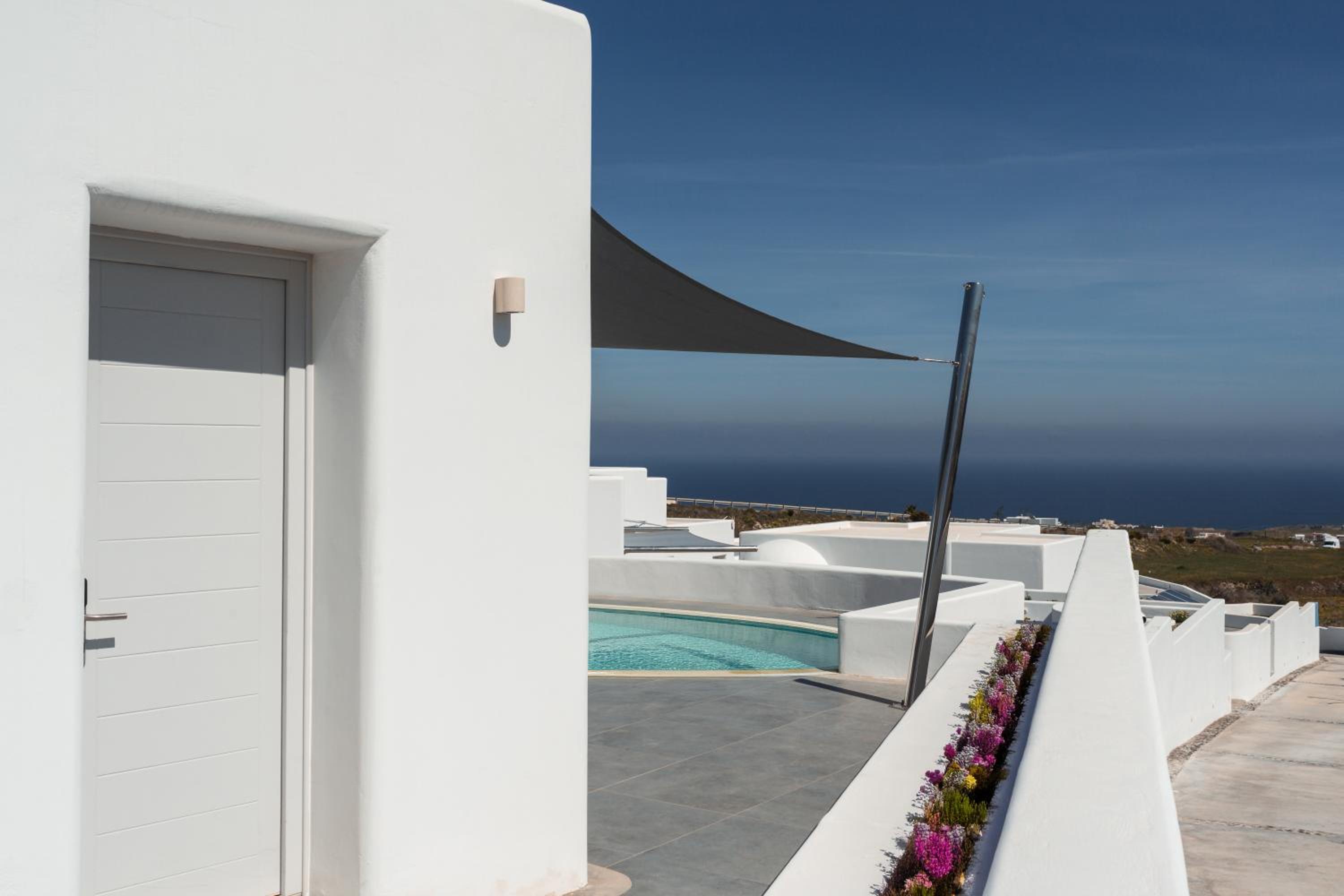 Honeymoon Suite with Private Pool & Private Jacuzzi photo 2