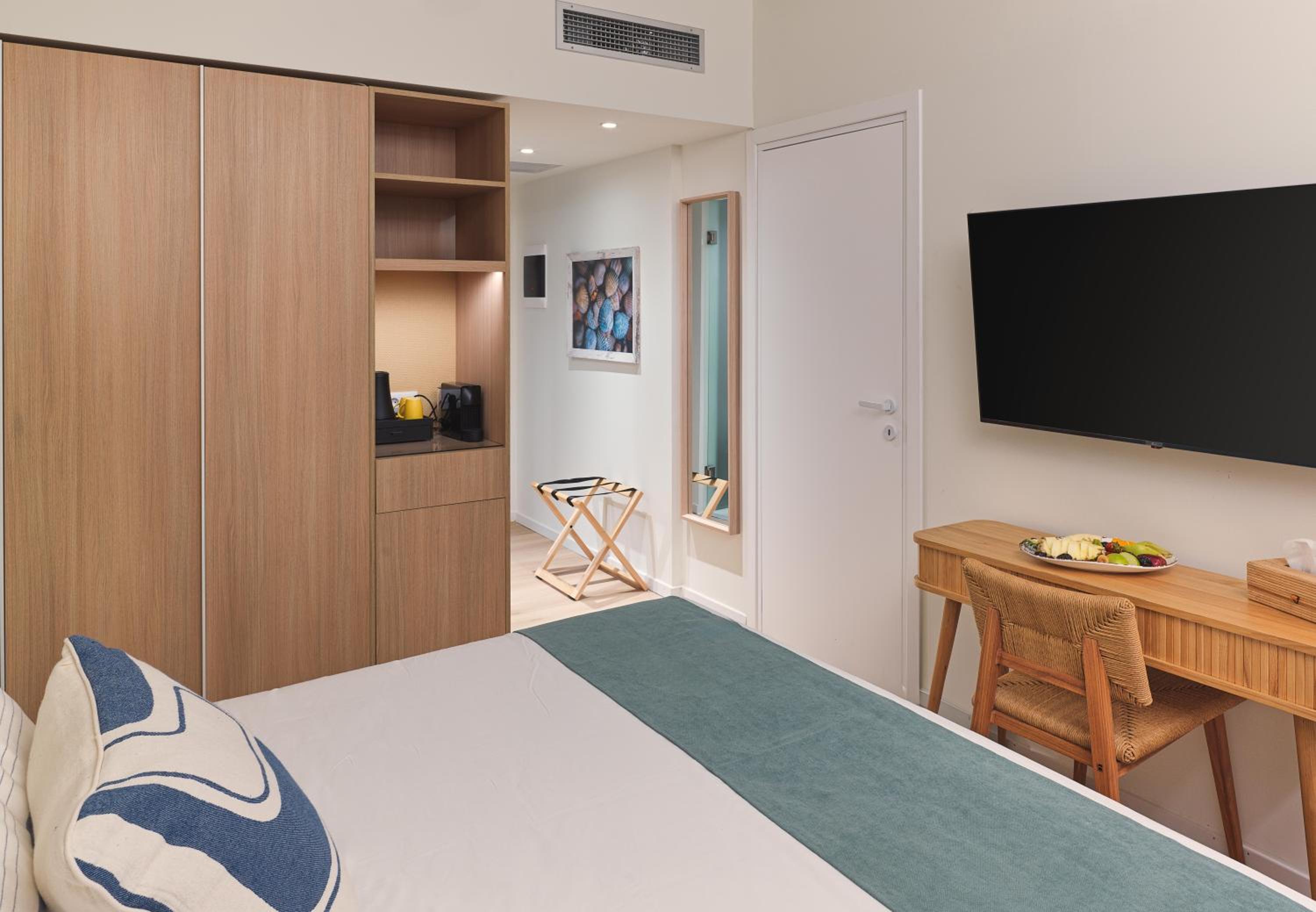 Deluxe Double or Twin Room with Pool View