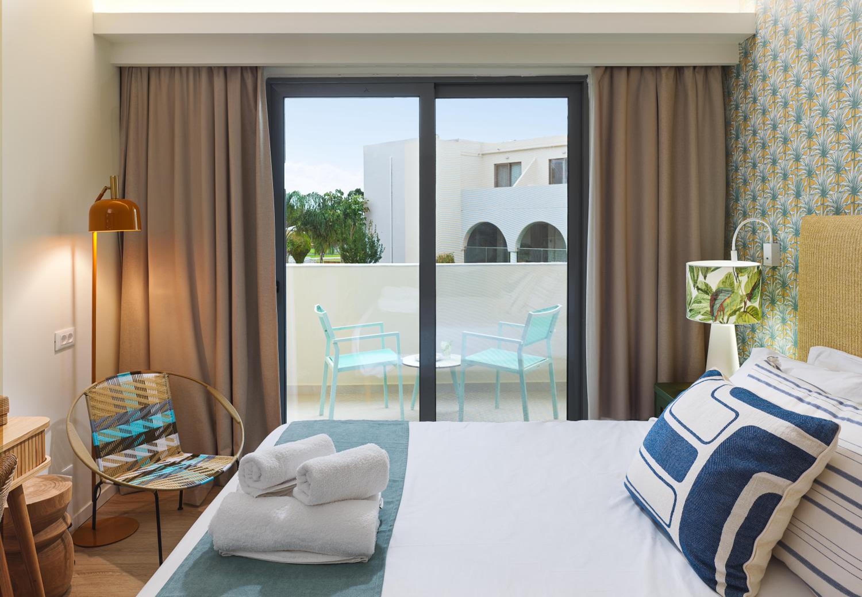 Deluxe Double or Twin Room with Pool View
