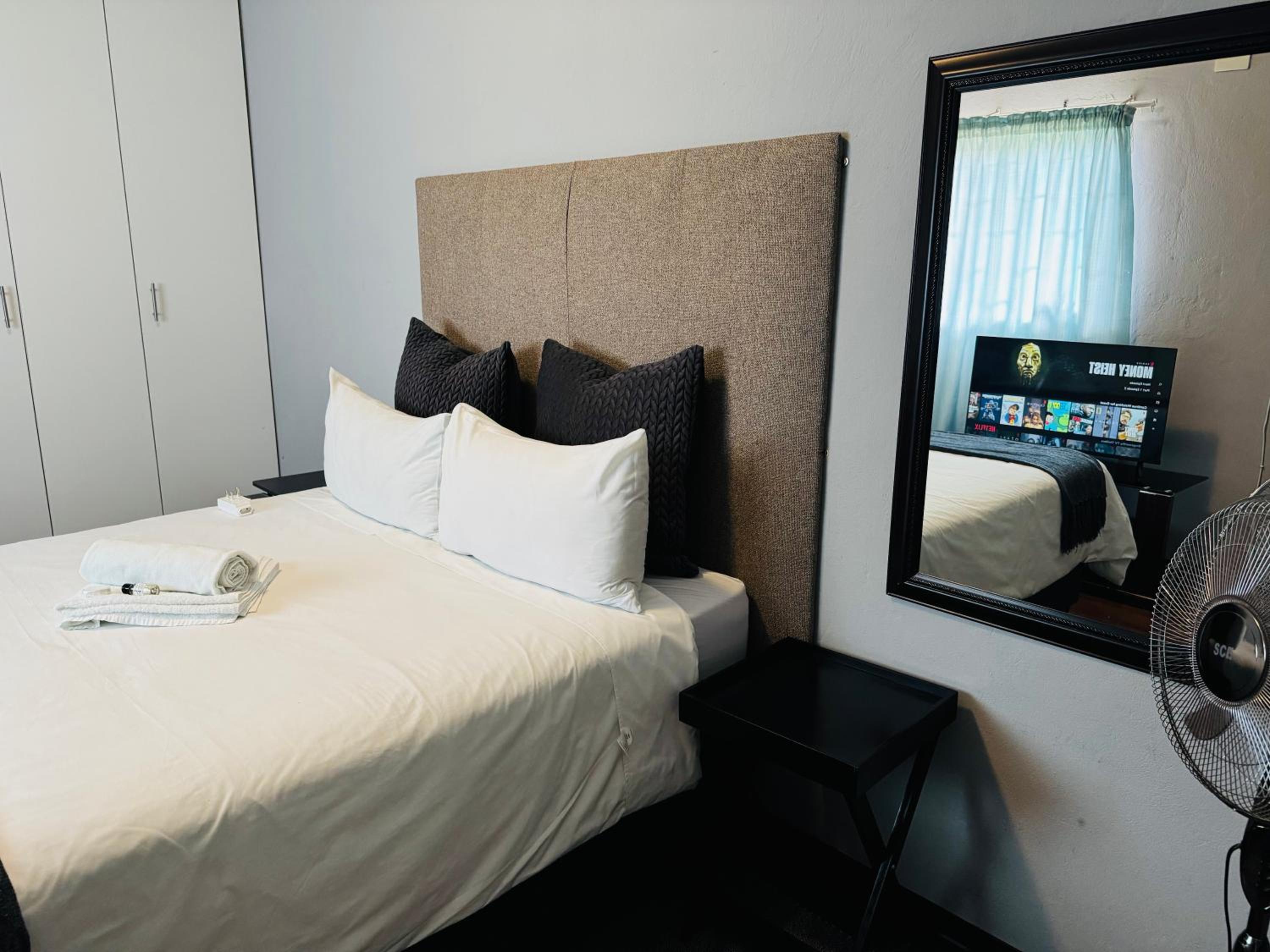Deluxe Double Room with Shower photo 2