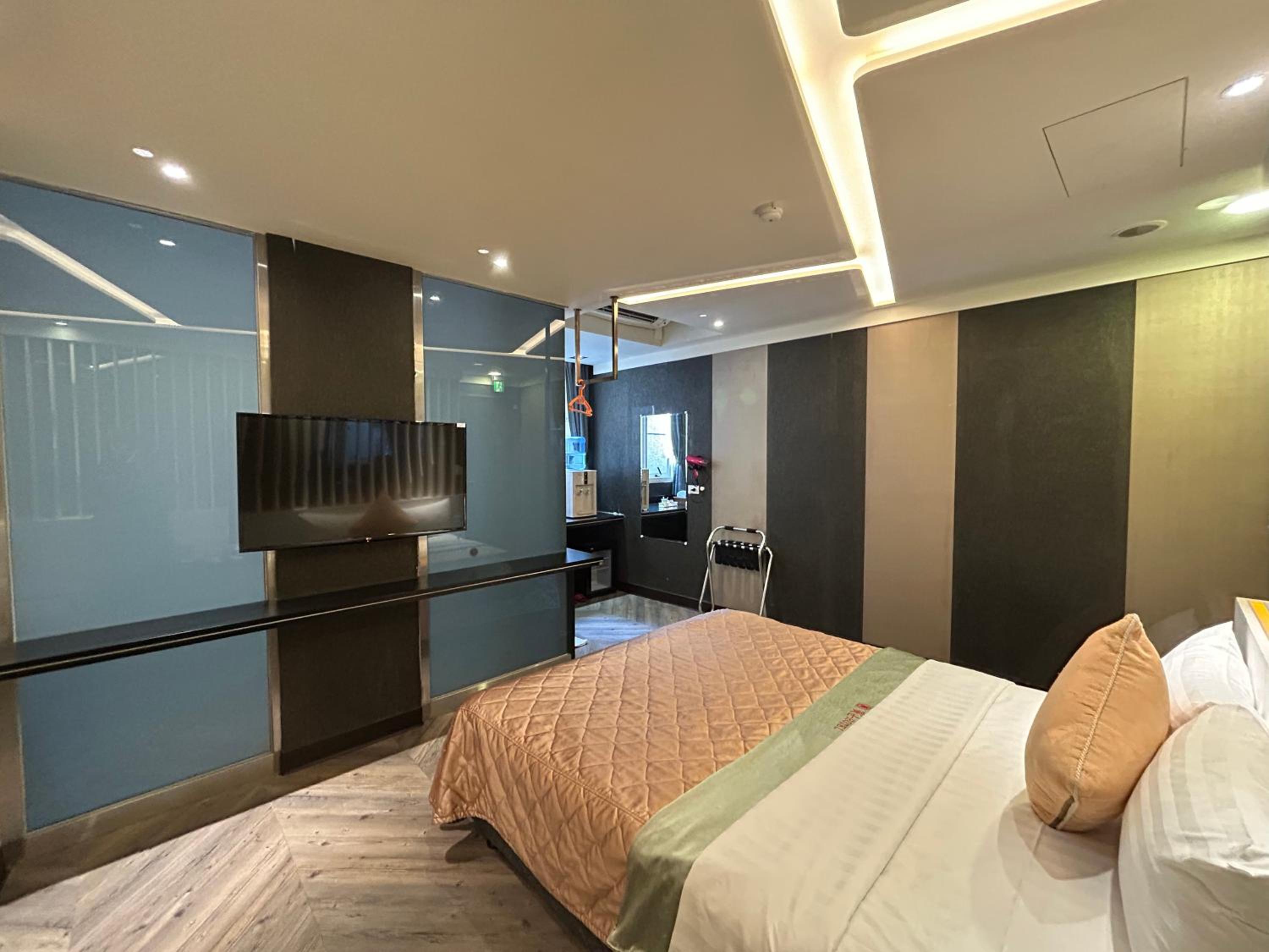 Deluxe Double Room with Bath photo 1