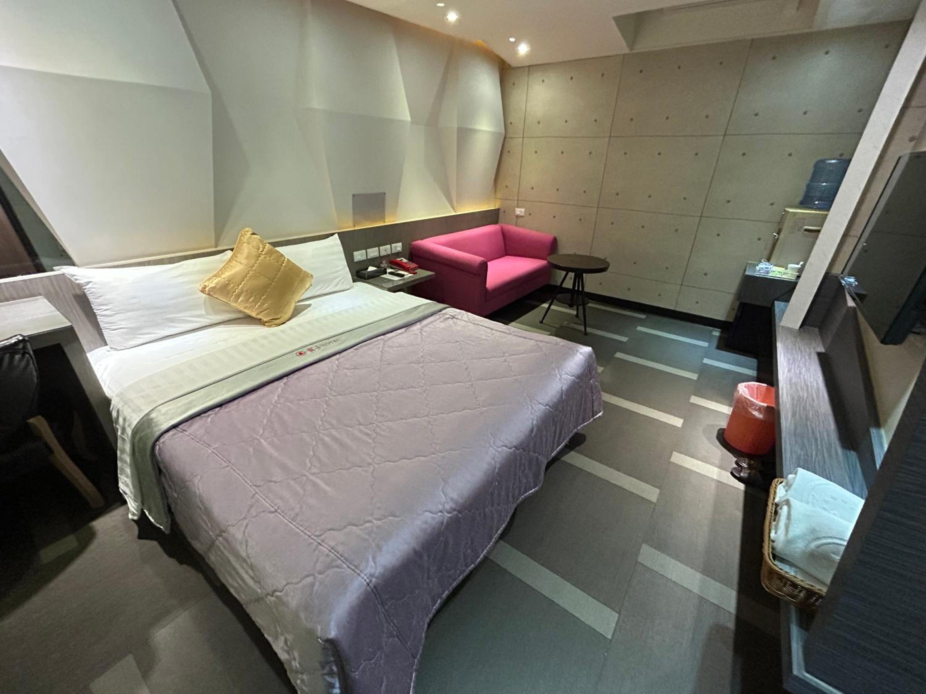 Deluxe Double Room with Bath photo 2