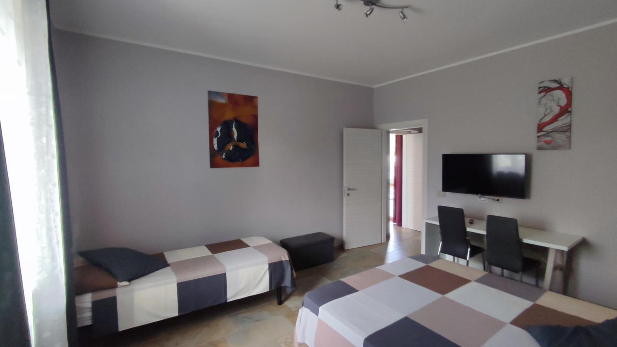Deluxe One-Bedroom Apartment with Garden View photo 3
