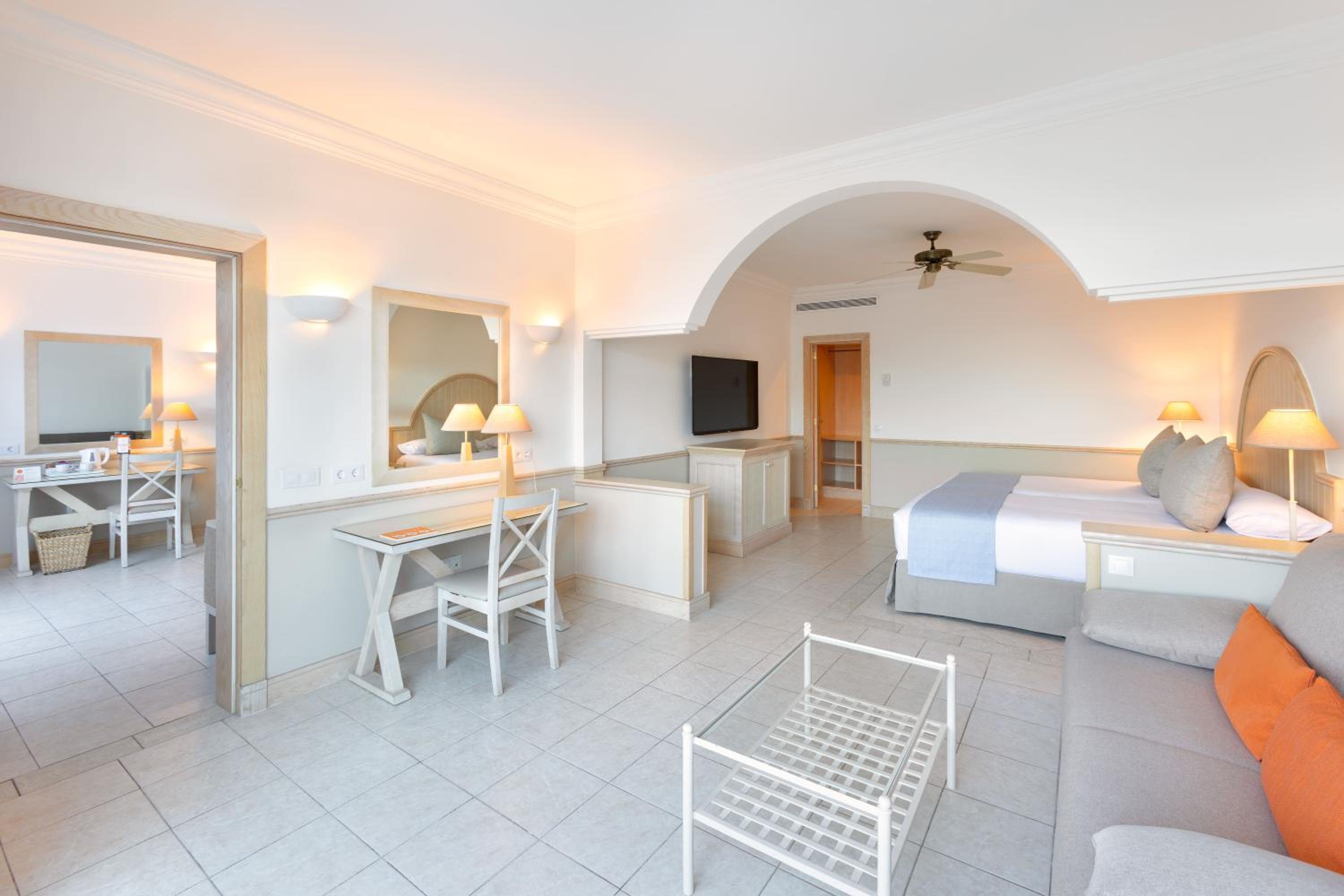 Gold Level Senior Suite (2 Adultos + 1 Child) at Gran Tagoro Family & Fun Playa Blanca Gold Level Senior Suite (2 Adultos + 1 Child) at Gran Tagoro Family & Fun Playa Blanca