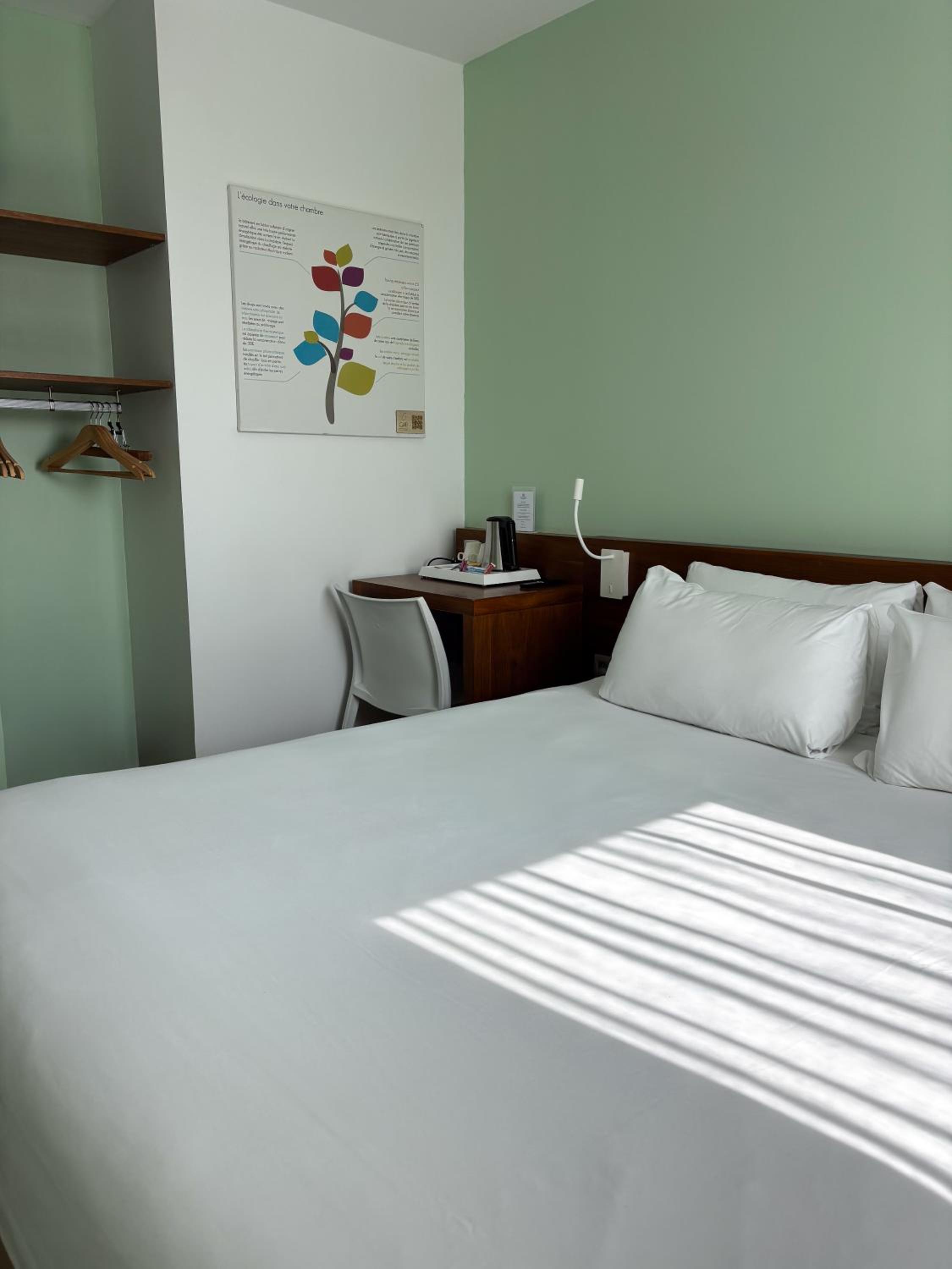 Family Room with One Queen Bed and One Bunk Bed - Non-Smoking - Photo 5