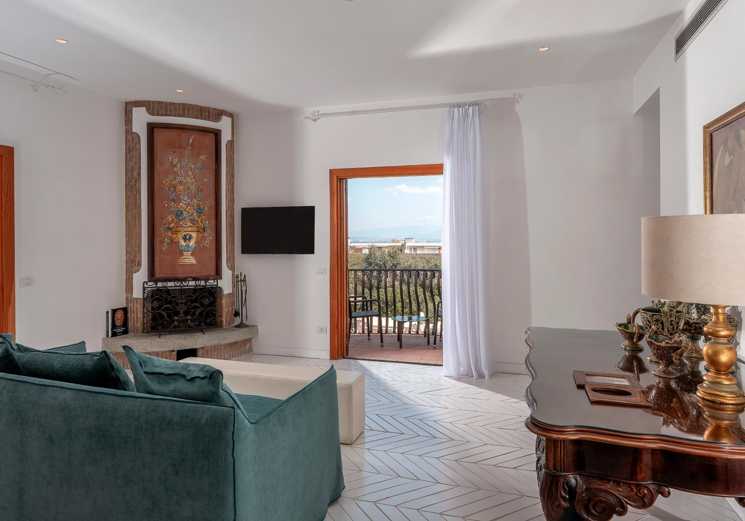 Junior Suite with Pool View