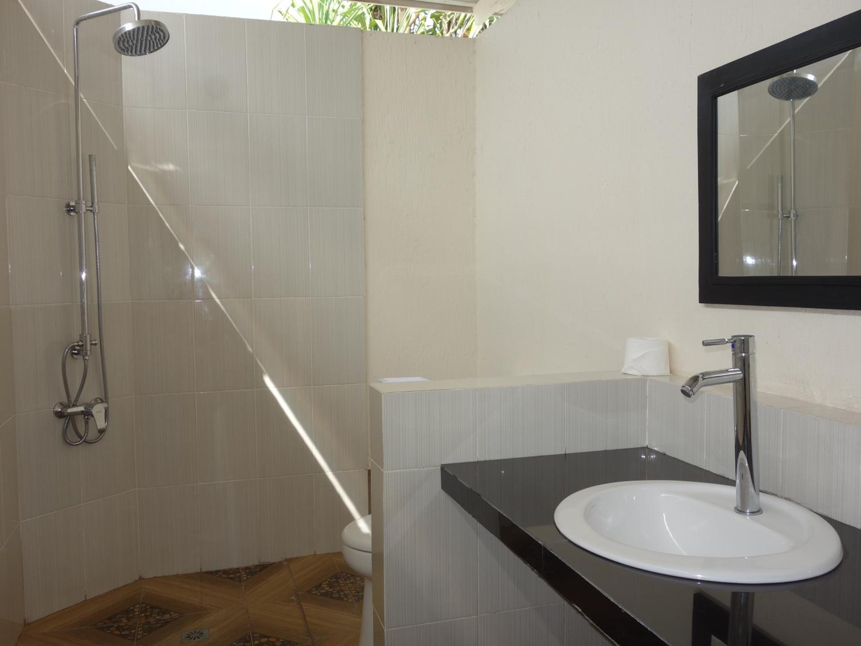 Interconnecting Bungalow - Photo 5