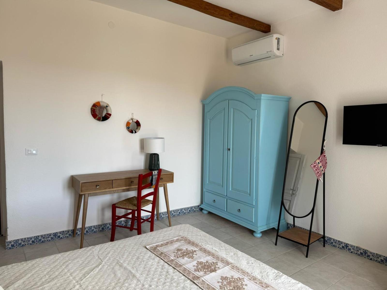 Double Room with Balcony and Sea View photo 3