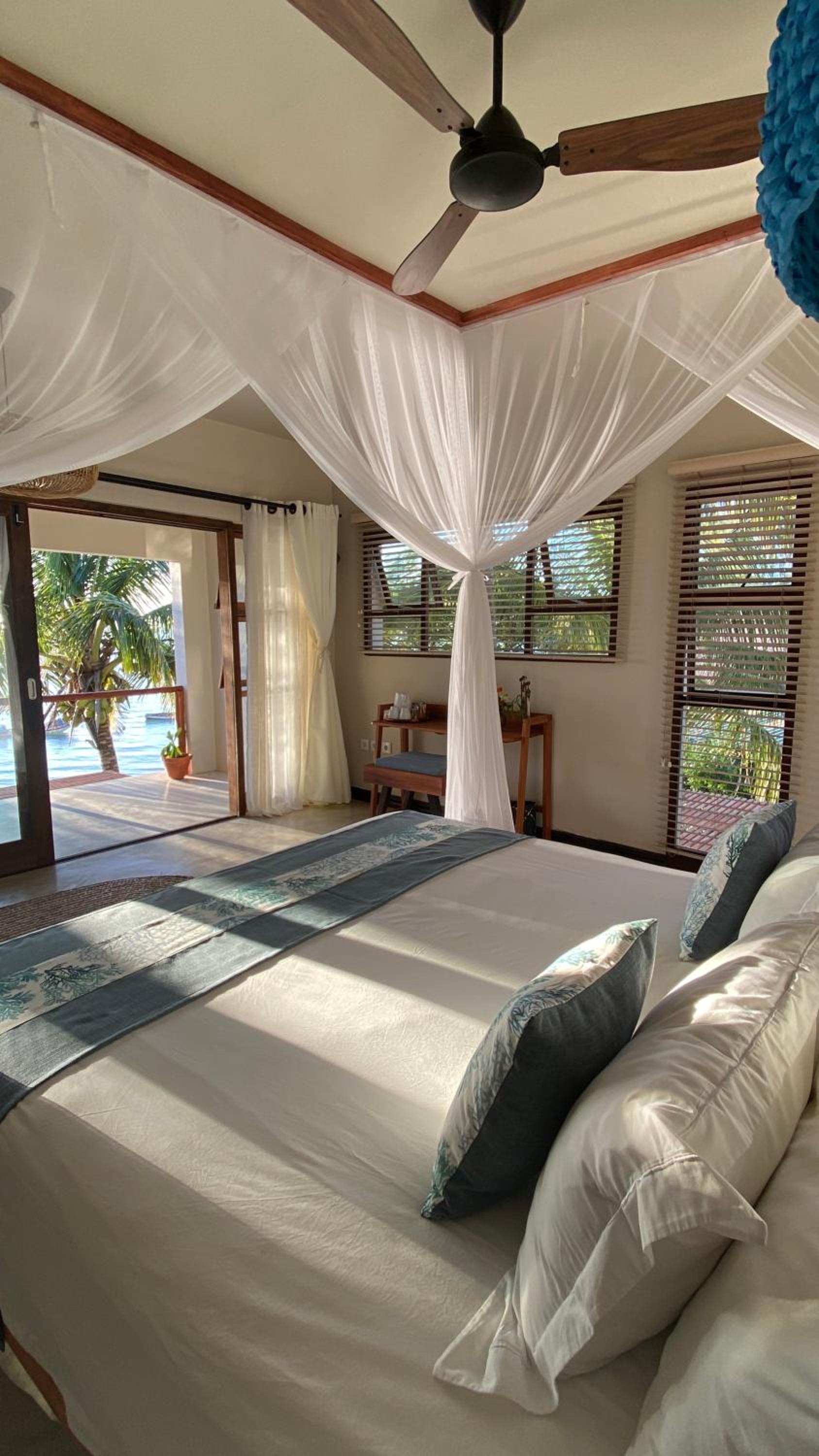 Deluxe Double Room with Balcony and Sea View