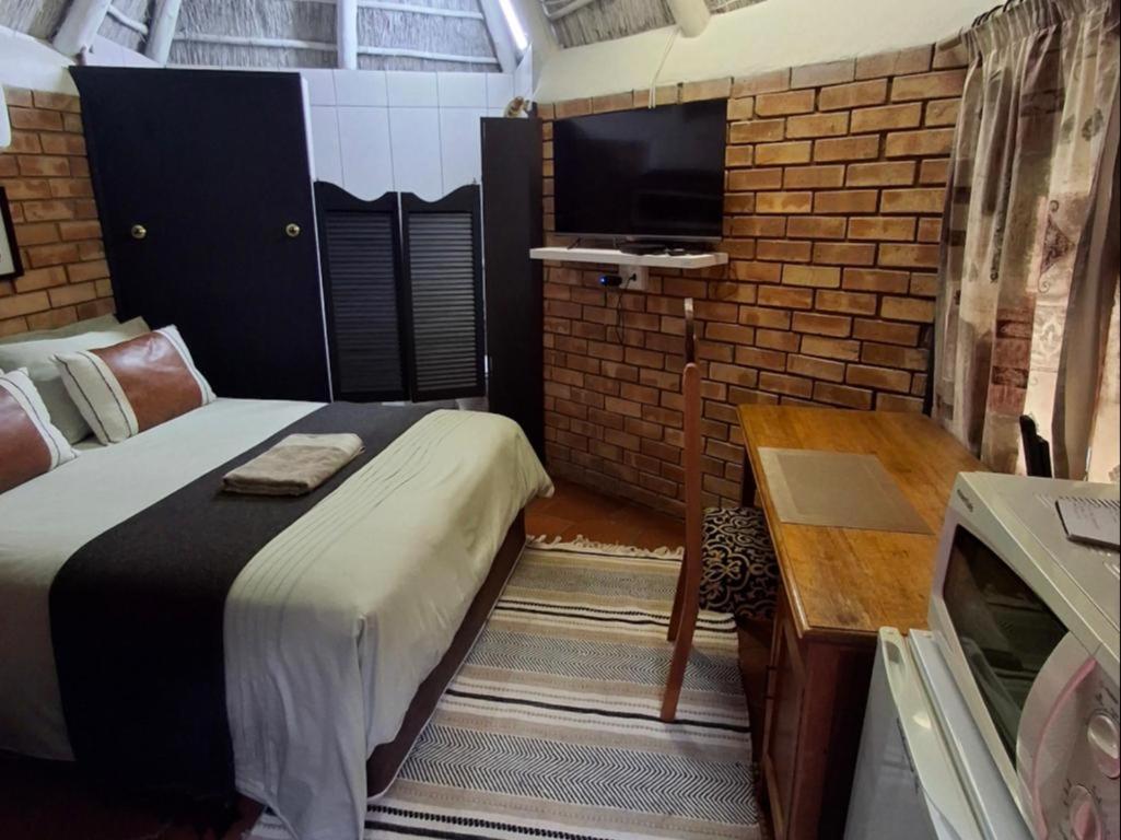 Double Room with Garden View - Photo 4