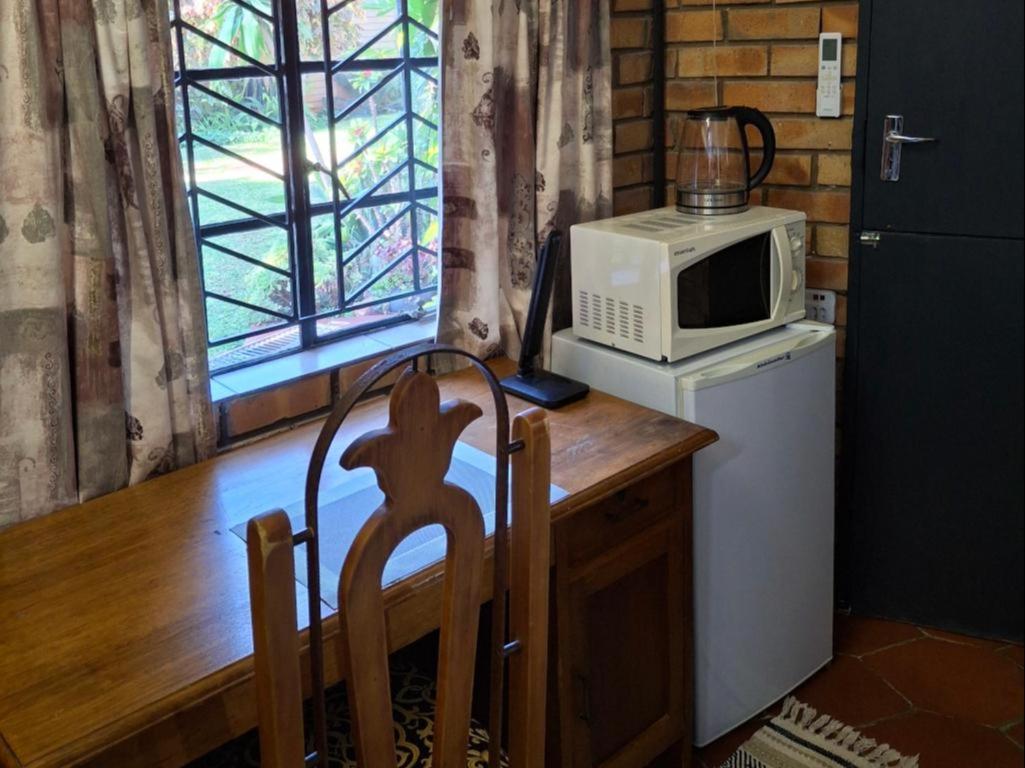 Double Room with Garden View - Photo 3
