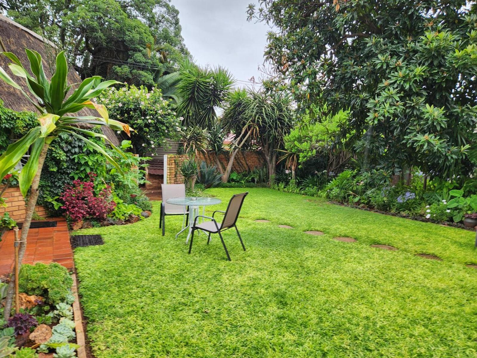 Double Room with Garden View - Photo 7