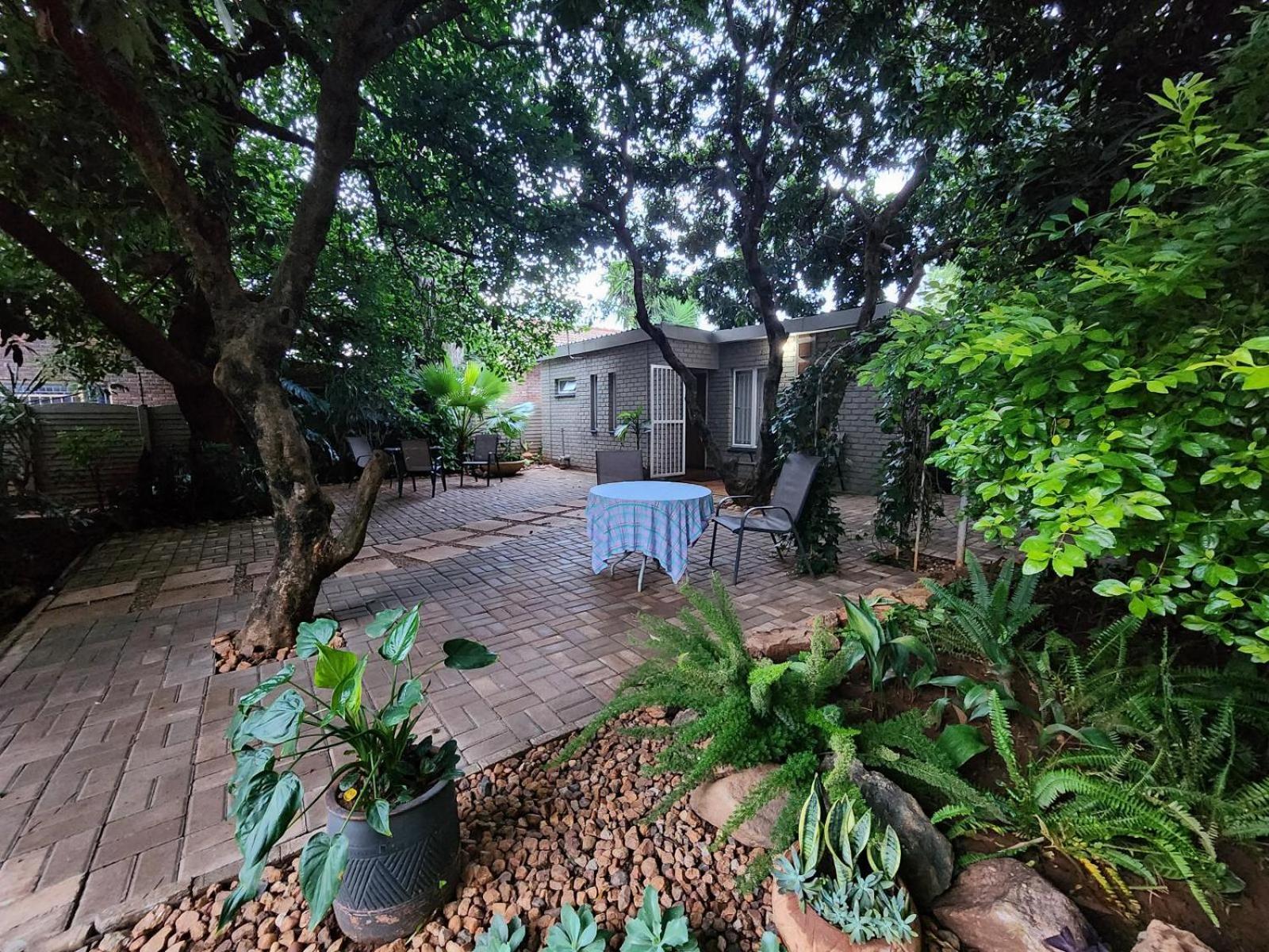 Double Room with Terrace - Photo 4