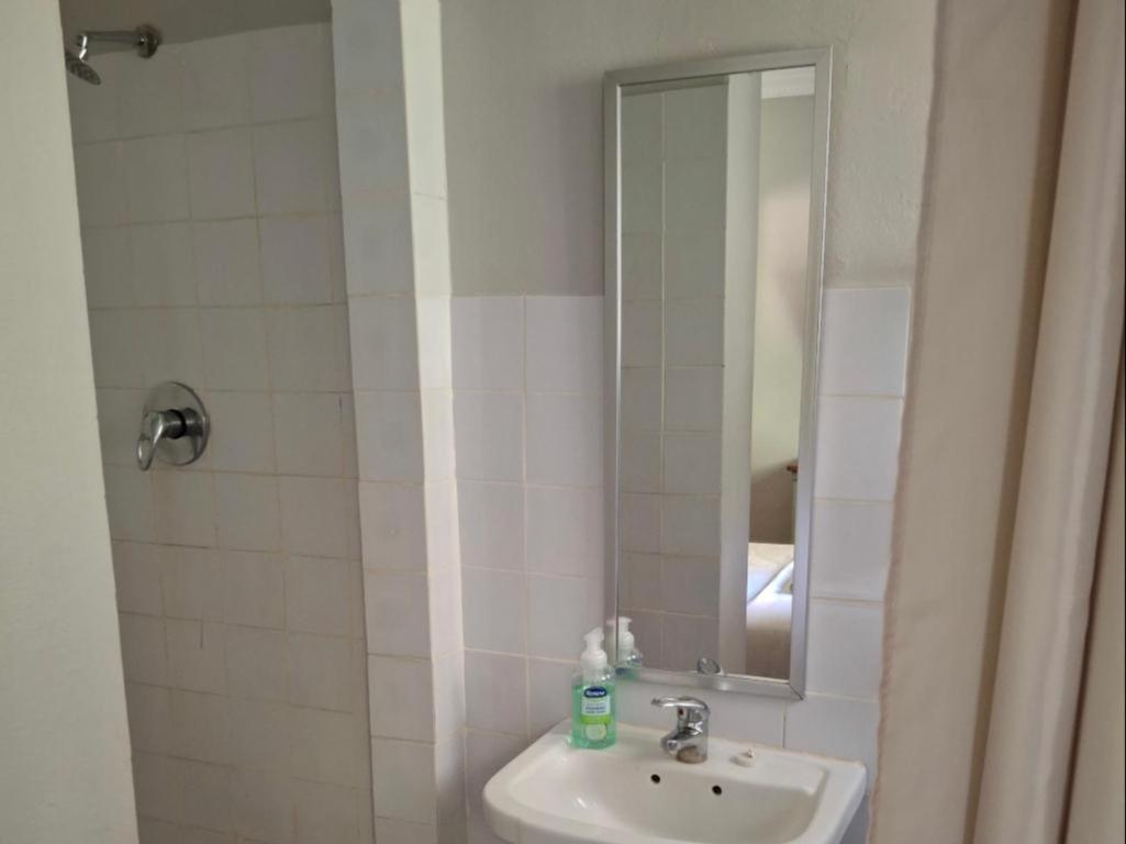 Business Double Room - Photo 10