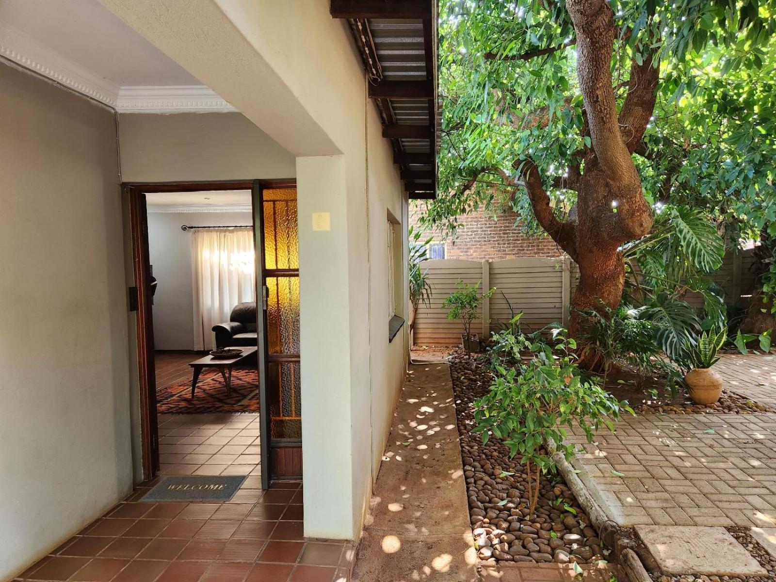 Business Double Room - Photo 7