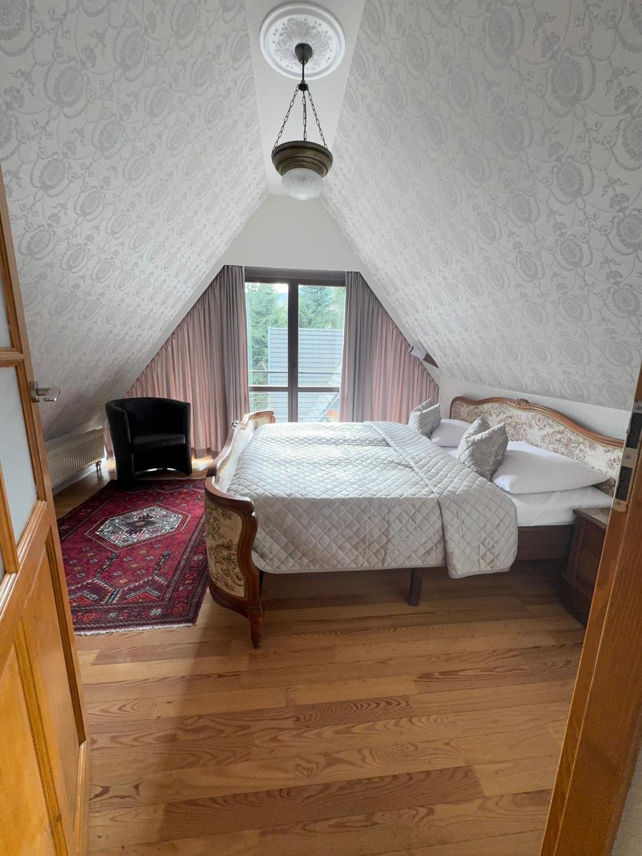 Deluxe Suite with 2 bedrooms, 2 bathrooms and living room