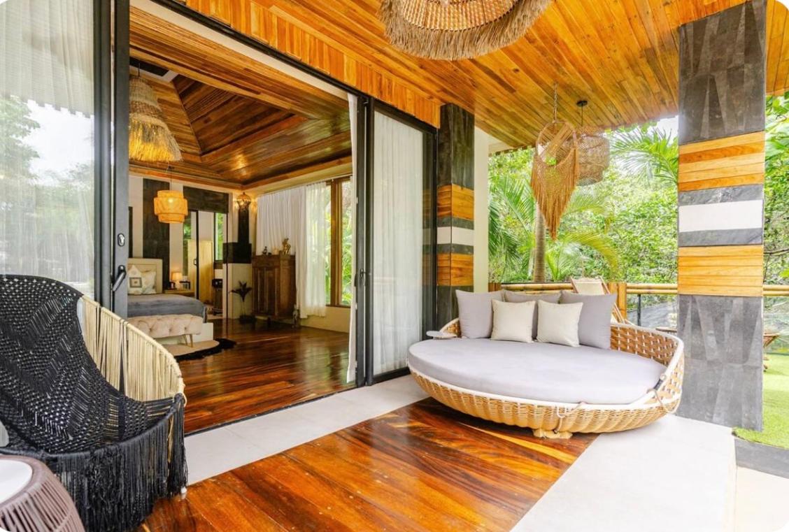 Luxury Pool Front Bungalow photo 2